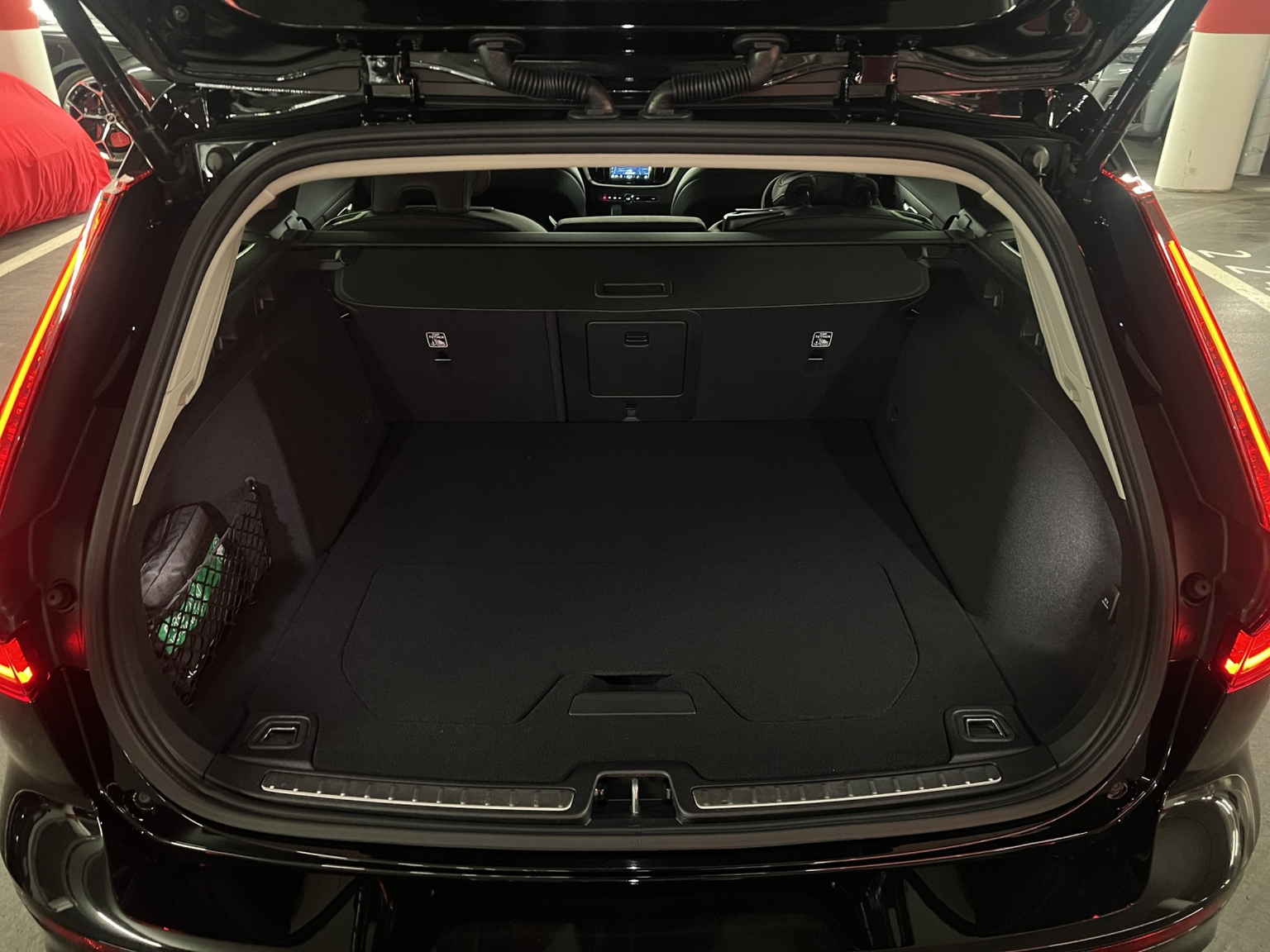 VOLVO V60 Plus Dark