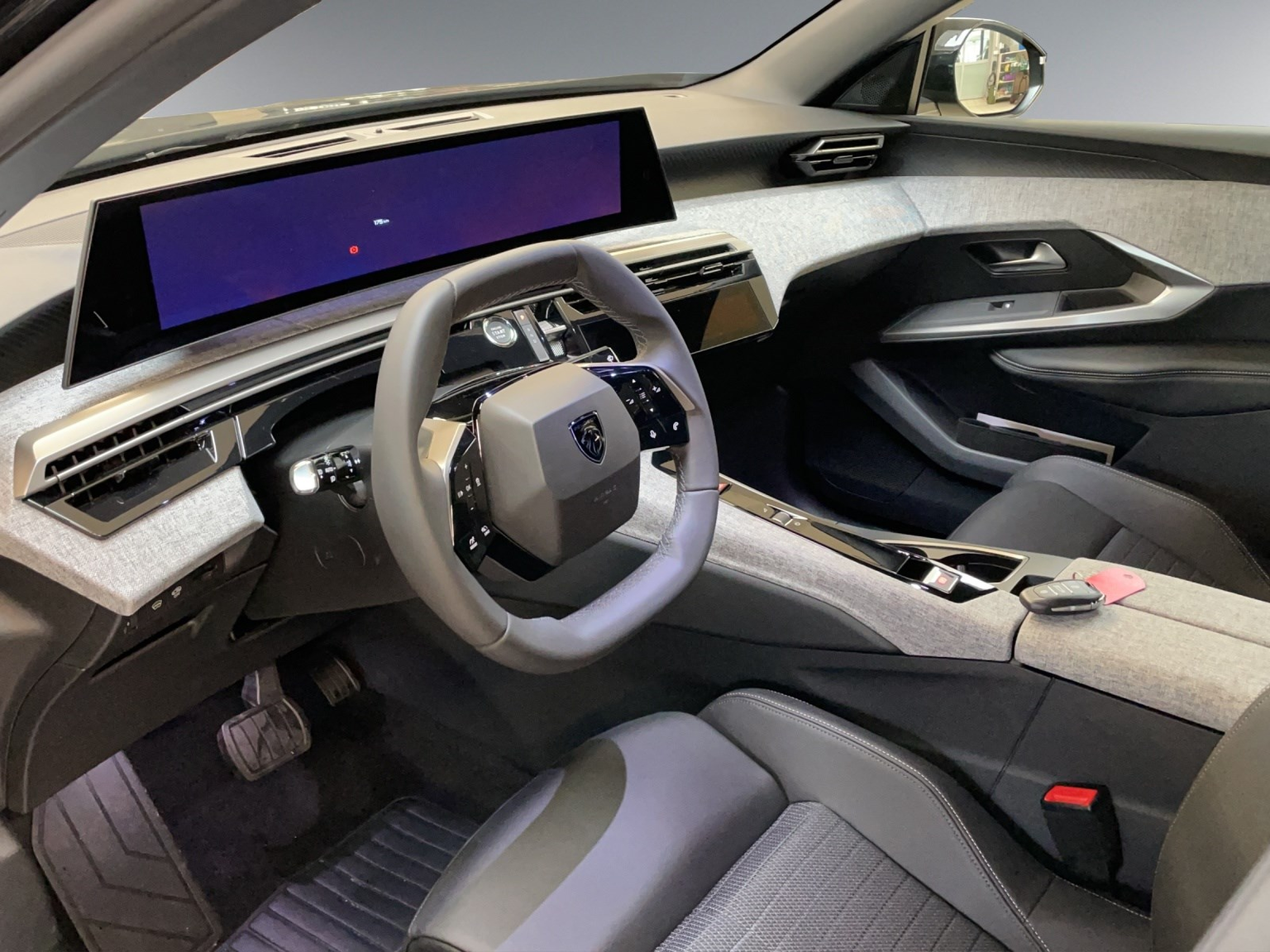 PEUGEOT 3008 e-Allure