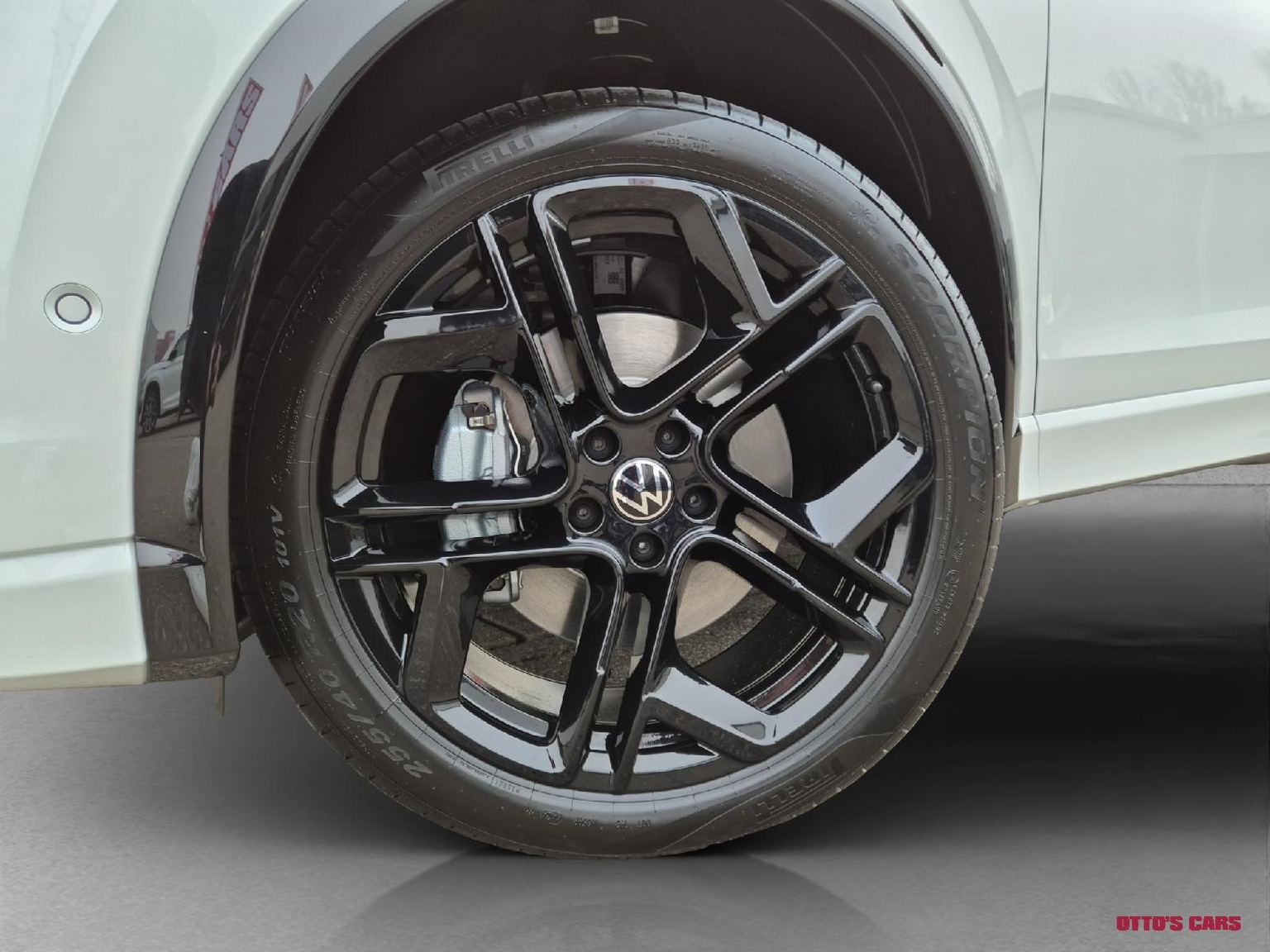 VW Tiguan NEW 2.0 TDI SCR R-Line DSG 4motion *Anhängevorrichtung*Panoramadach*Standheizung* 2025