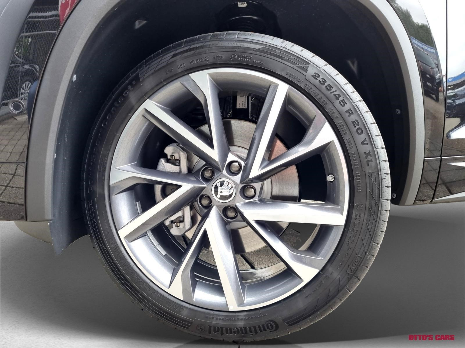 SKODA Kodiaq 2.0 TSI Sportline 4x4 DSG *7Plätze*Anhängevorrichtung*Panoramadach* 2024