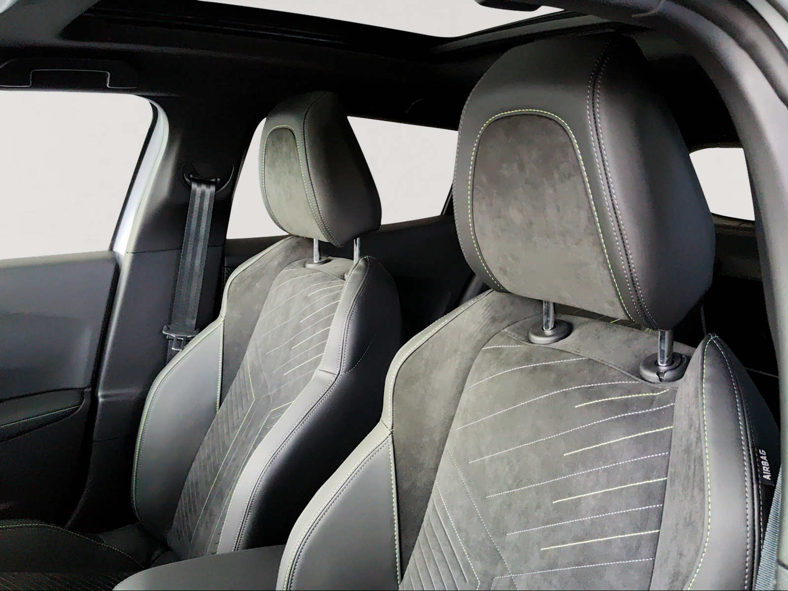 PEUGEOT 2008 156 e GT