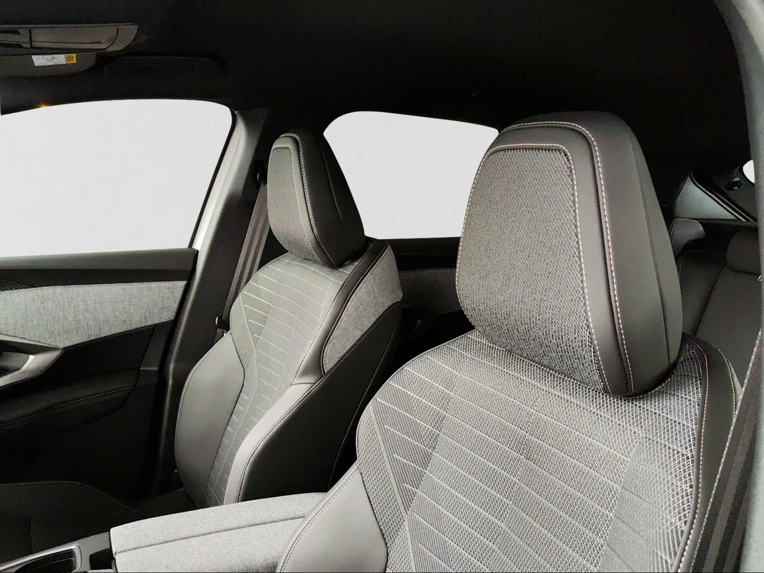 PEUGEOT 3008 136 e-DSC6 Hybrid Allure