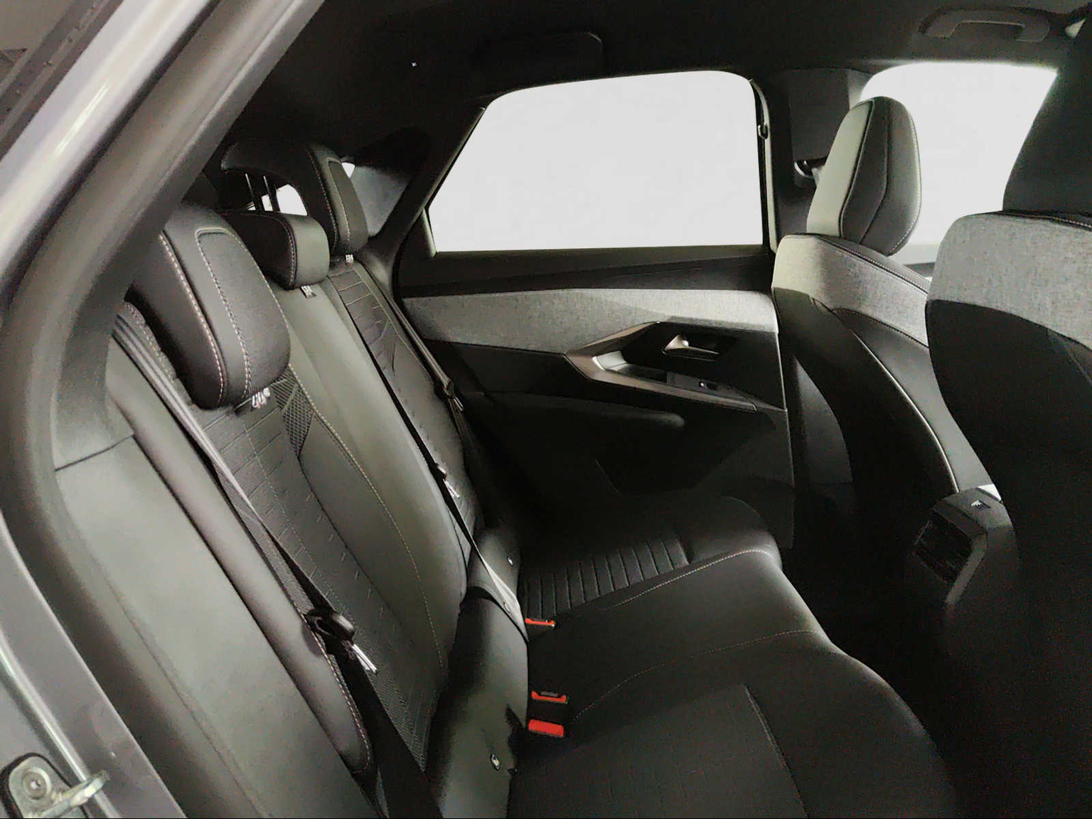 PEUGEOT 3008 136 e-DSC6 Hybrid Allure