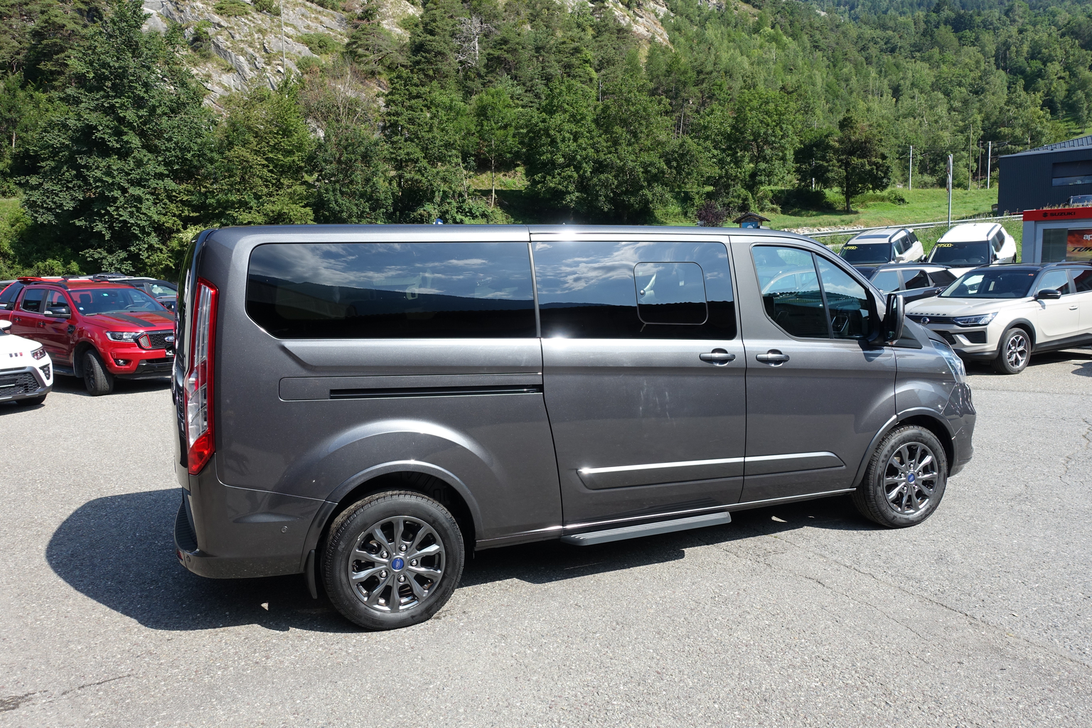 FORD Tourneo Custom 320 L2H1 Titanium 9 places