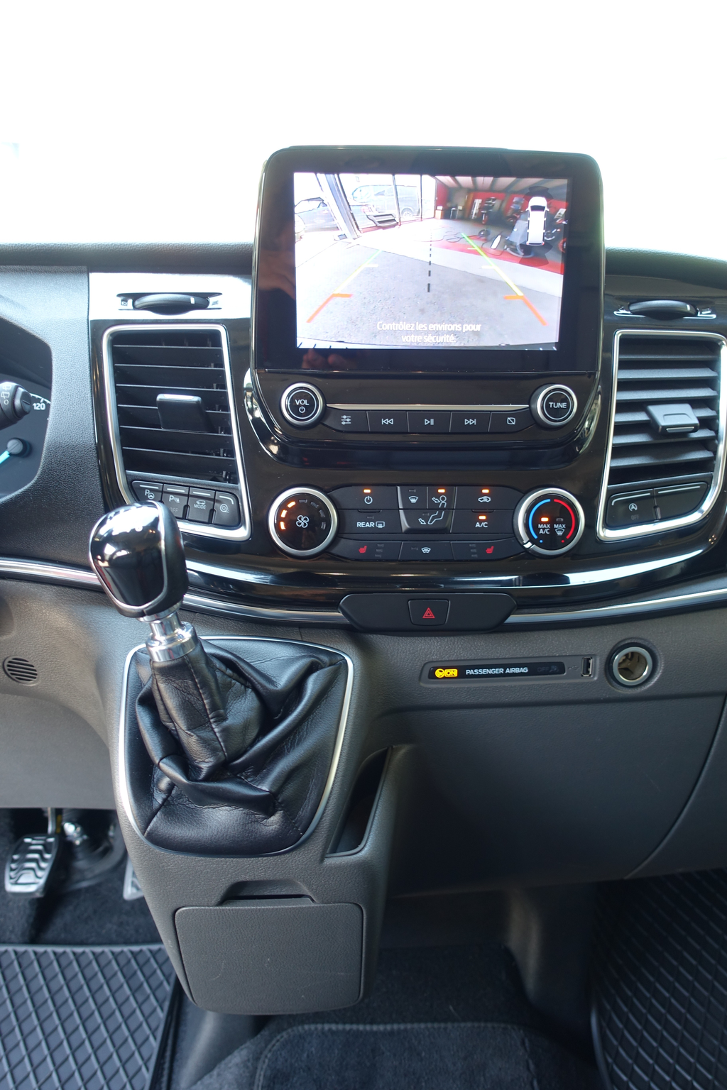 FORD Tourneo Custom 320 L2H1 Titanium 9 places