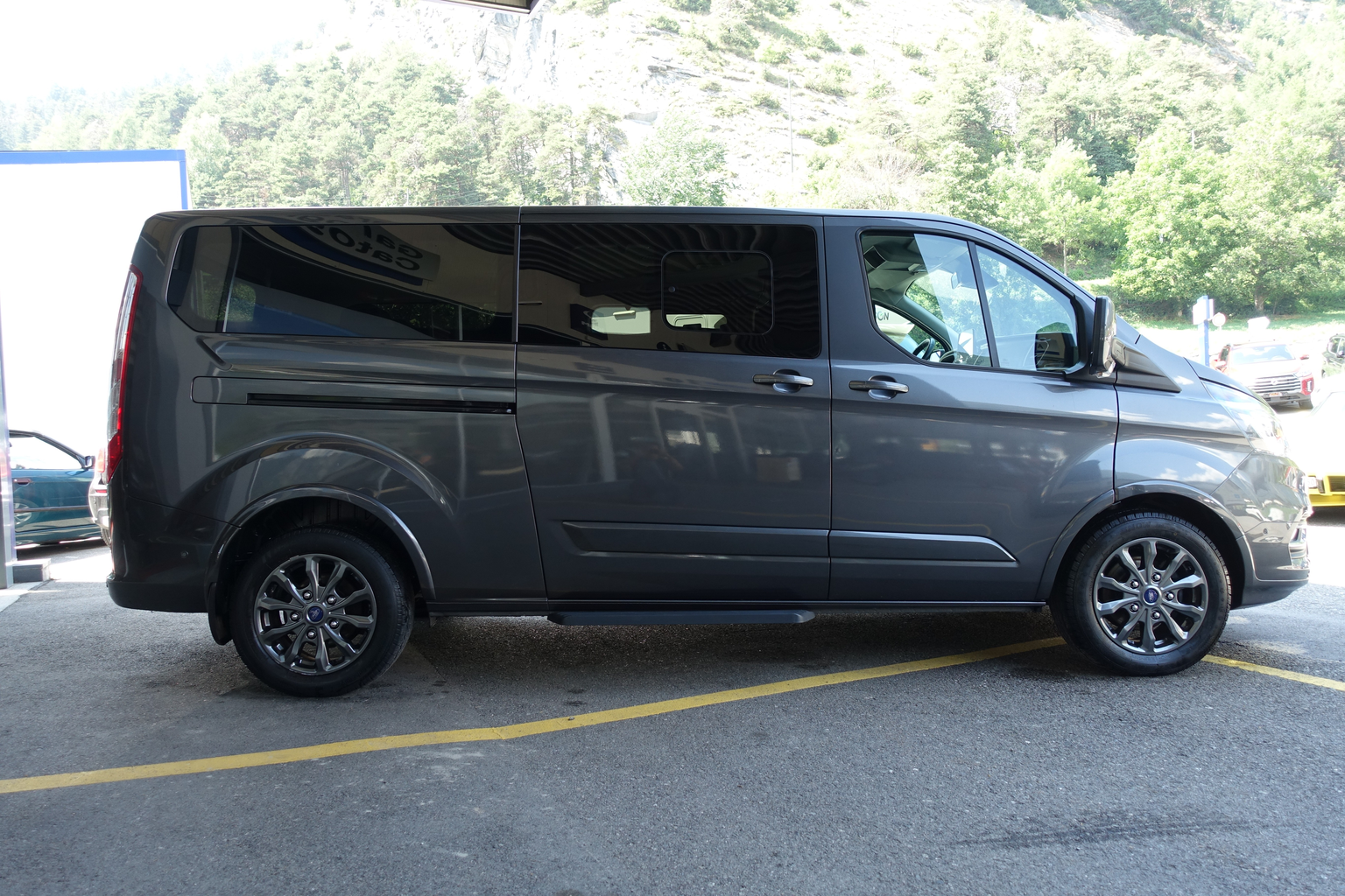 FORD Tourneo Custom 320 L2H1 Titanium 9 places