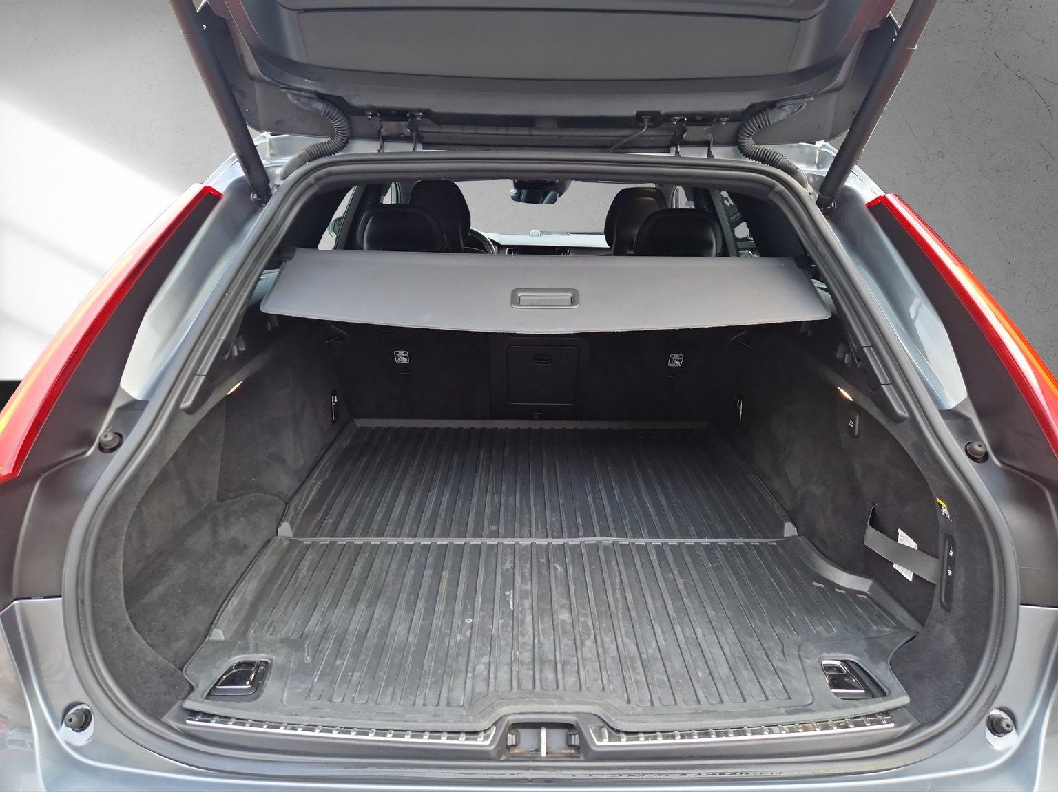 VOLVO V90 D5 AWD R-Design Geartronic Powerpulse