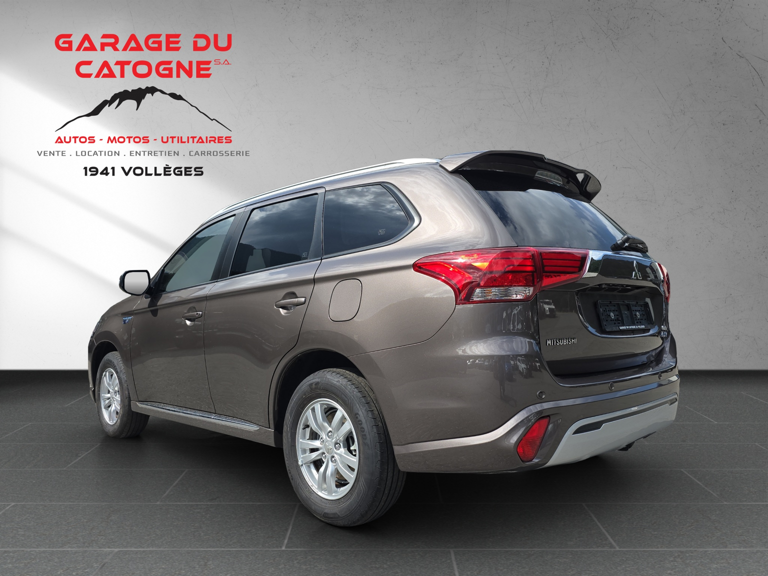 MITSUBISHI Outlander 2.4 PHEV Diamond S-Edition 4WD Automatic
