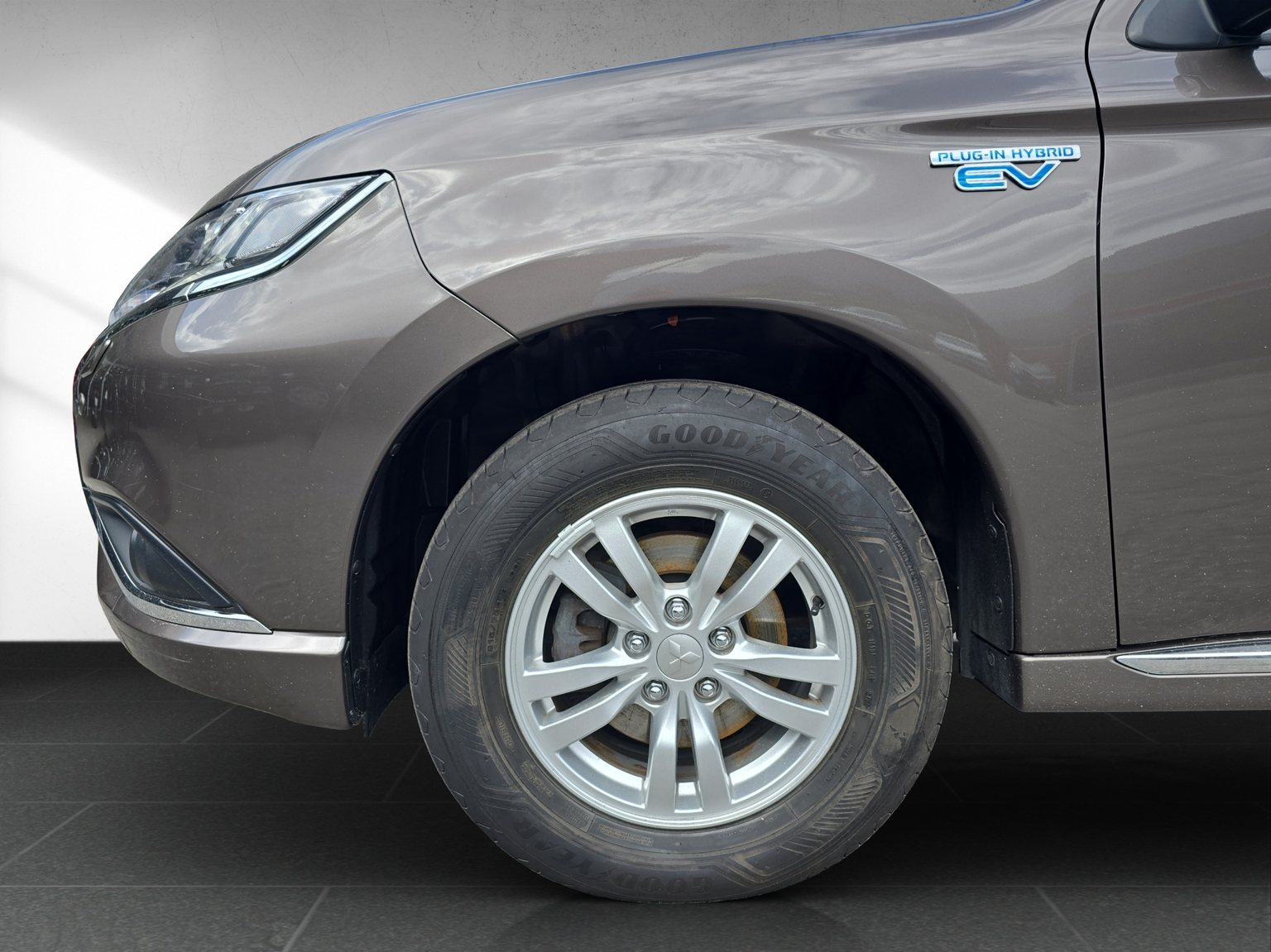 MITSUBISHI Outlander 2.4 PHEV Diamond S-Edition 4WD Automatic
