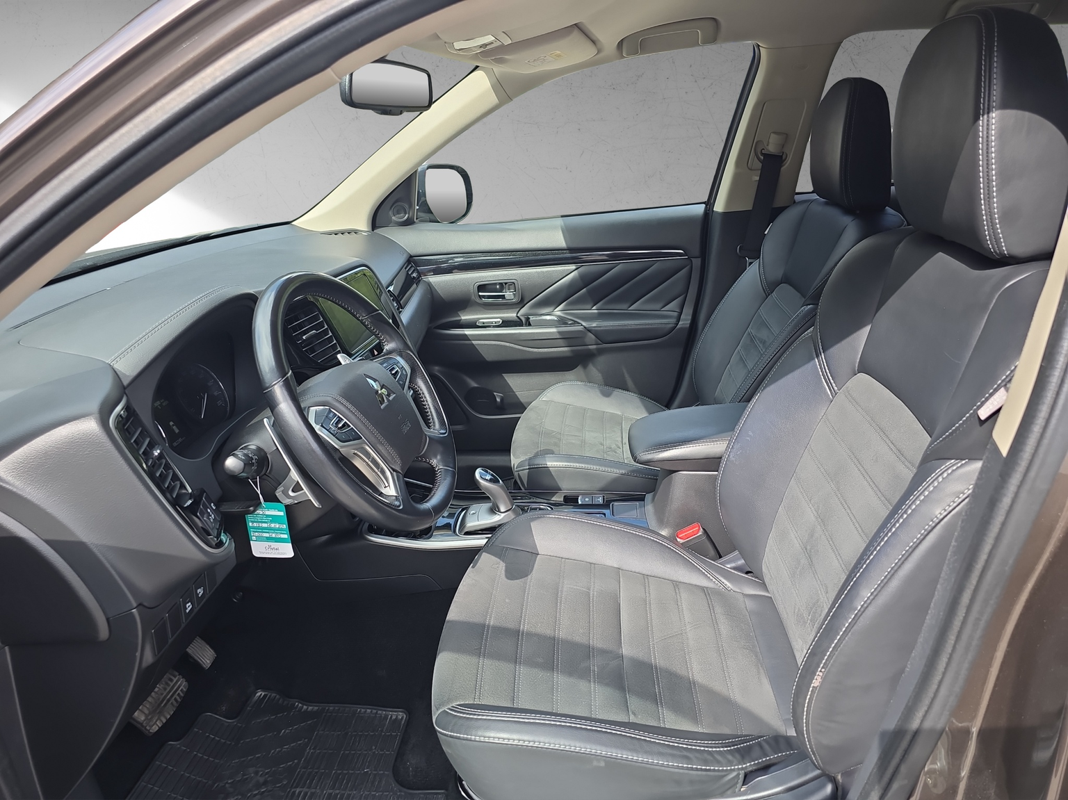 MITSUBISHI Outlander 2.4 PHEV Diamond S-Edition 4WD Automatic