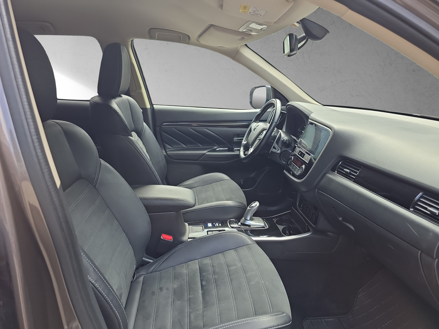 MITSUBISHI Outlander 2.4 PHEV Diamond S-Edition 4WD Automatic