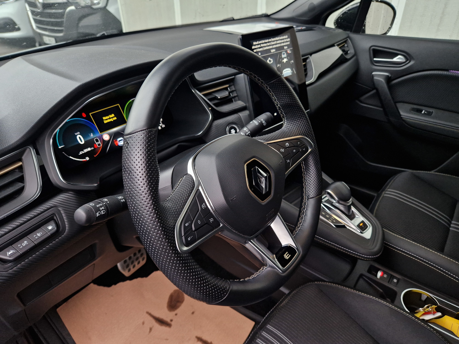 RENAULT Captur 1.6 E-Tech Plug-in Engineered