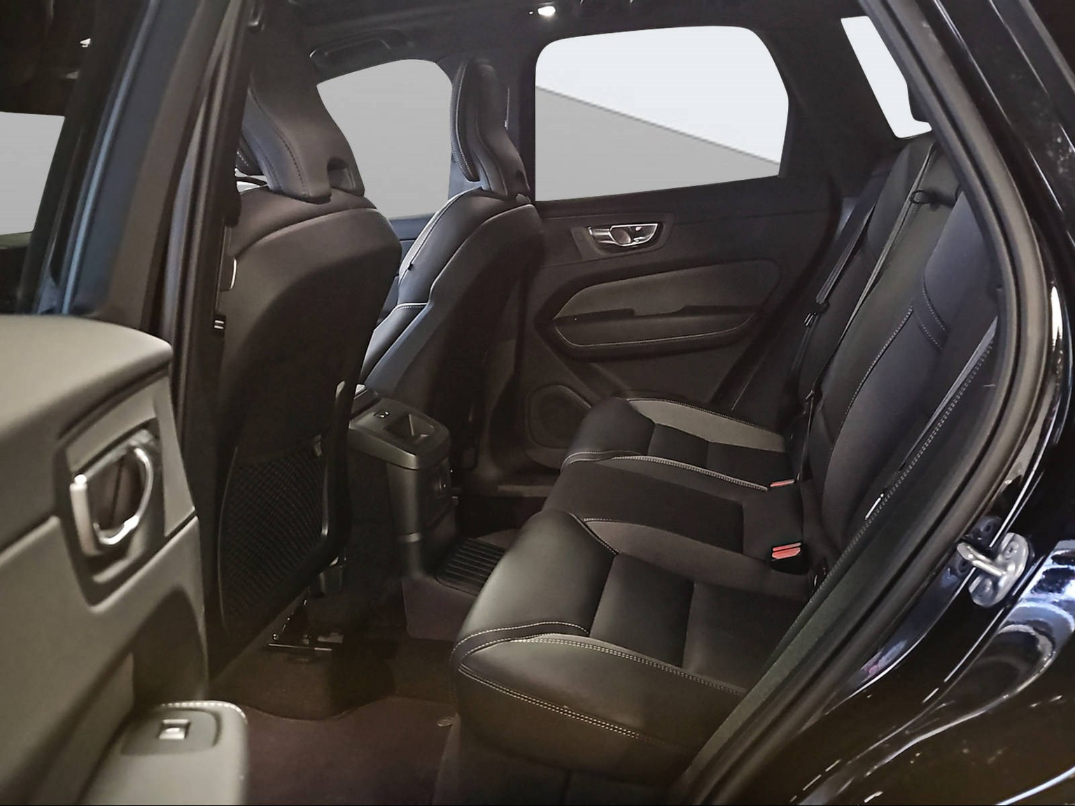 VOLVO XC60 2.0 T6 TE Plus Dark eAWD