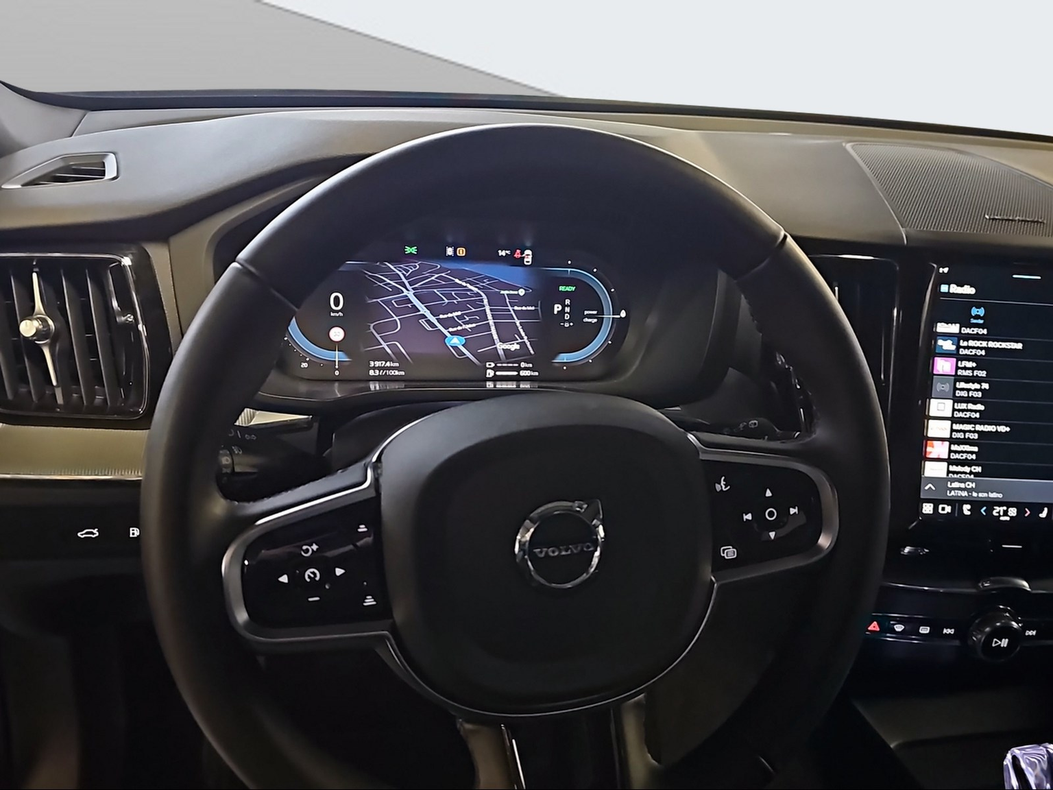 VOLVO XC60 2.0 T6 TE Plus Dark eAWD