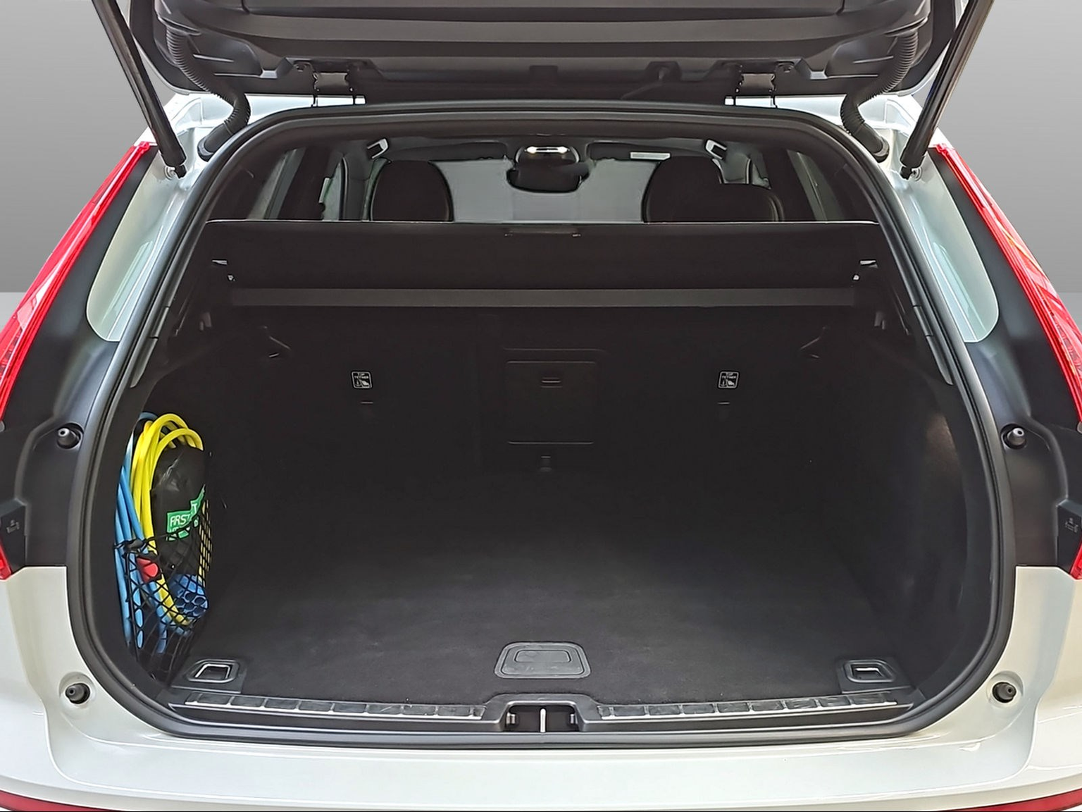 VOLVO XC60 2.0 T8 TE R-Design eAWD