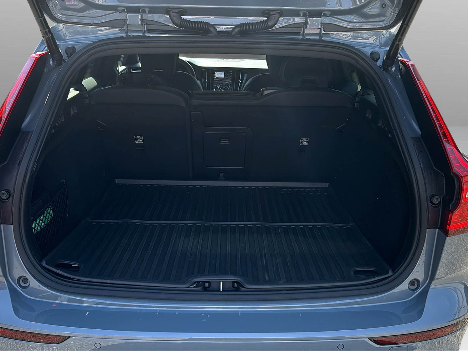 VOLVO V60 T8 eAWD Ultim Dark