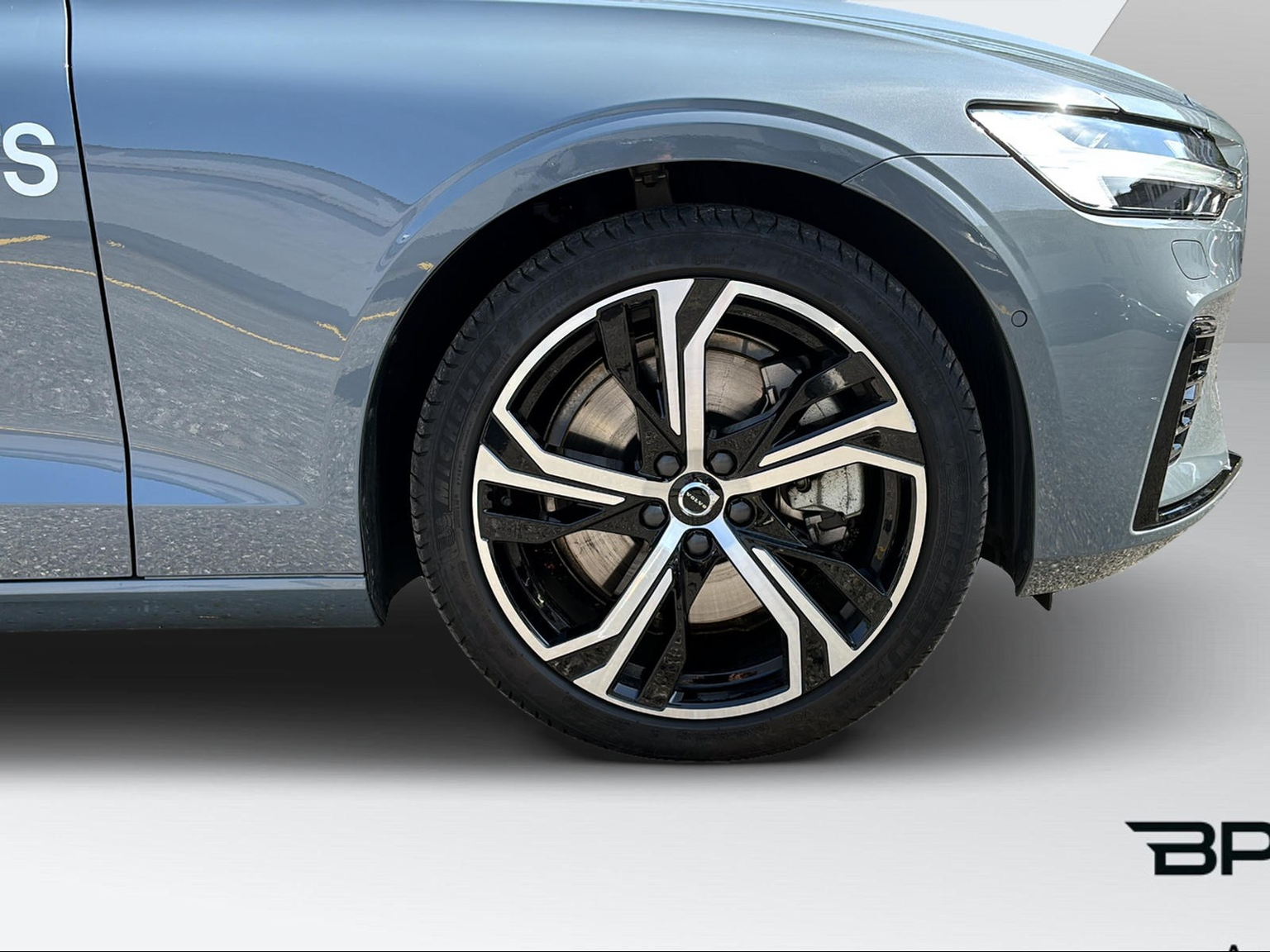 VOLVO V60 T8 eAWD Ultim Dark