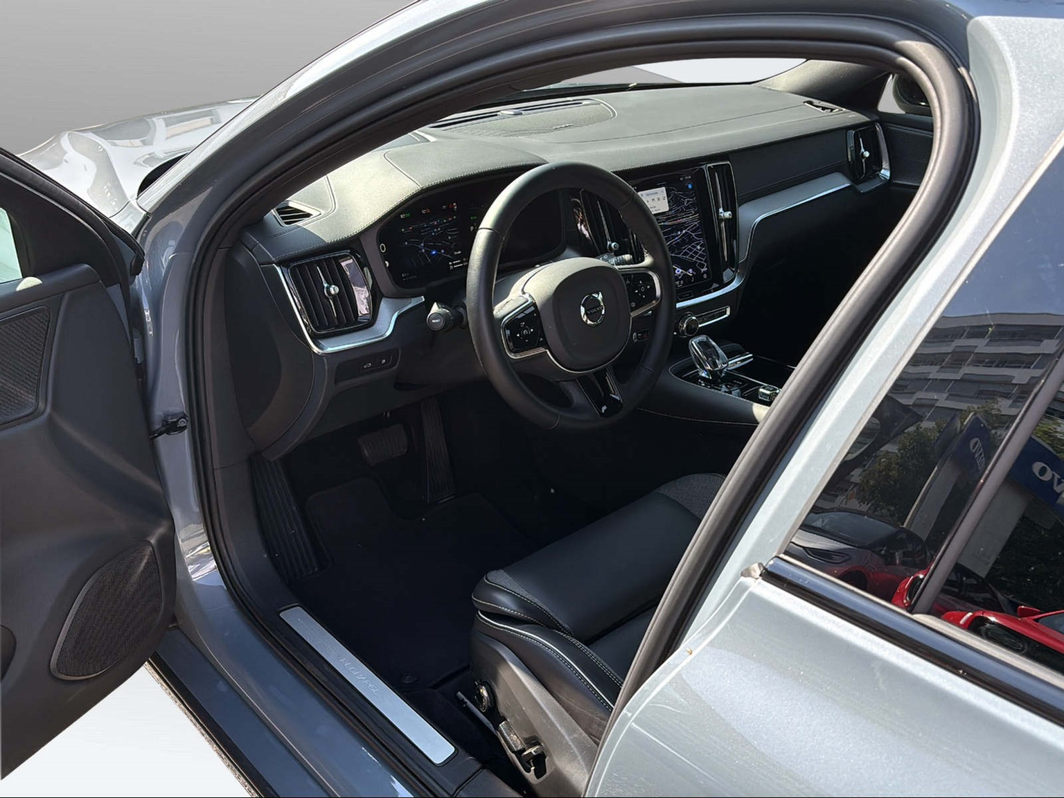 VOLVO V60 T8 eAWD Ultim Dark