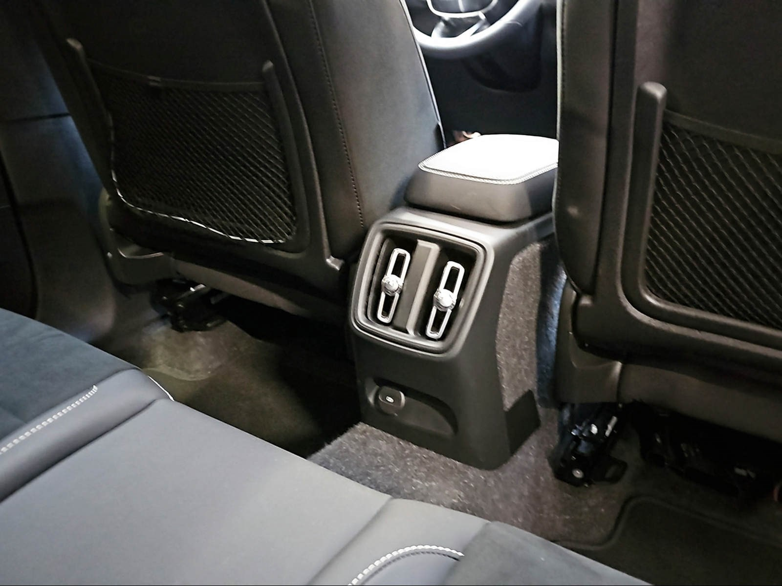 VOLVO C40 Recharge Twin AWD