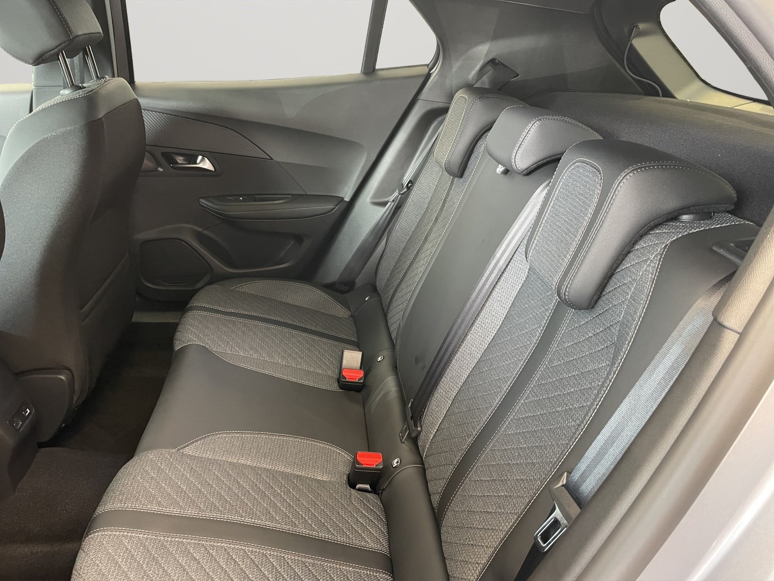 PEUGEOT 2008 NEW 1.2 PT Allure P