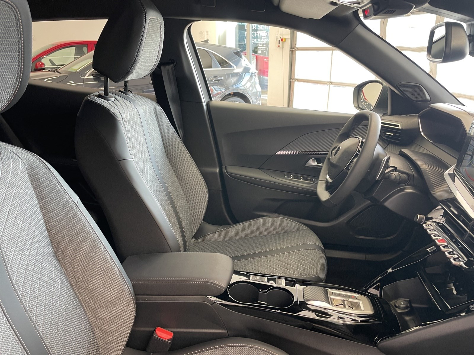 PEUGEOT 2008 NEW 1.2 PT Allure P