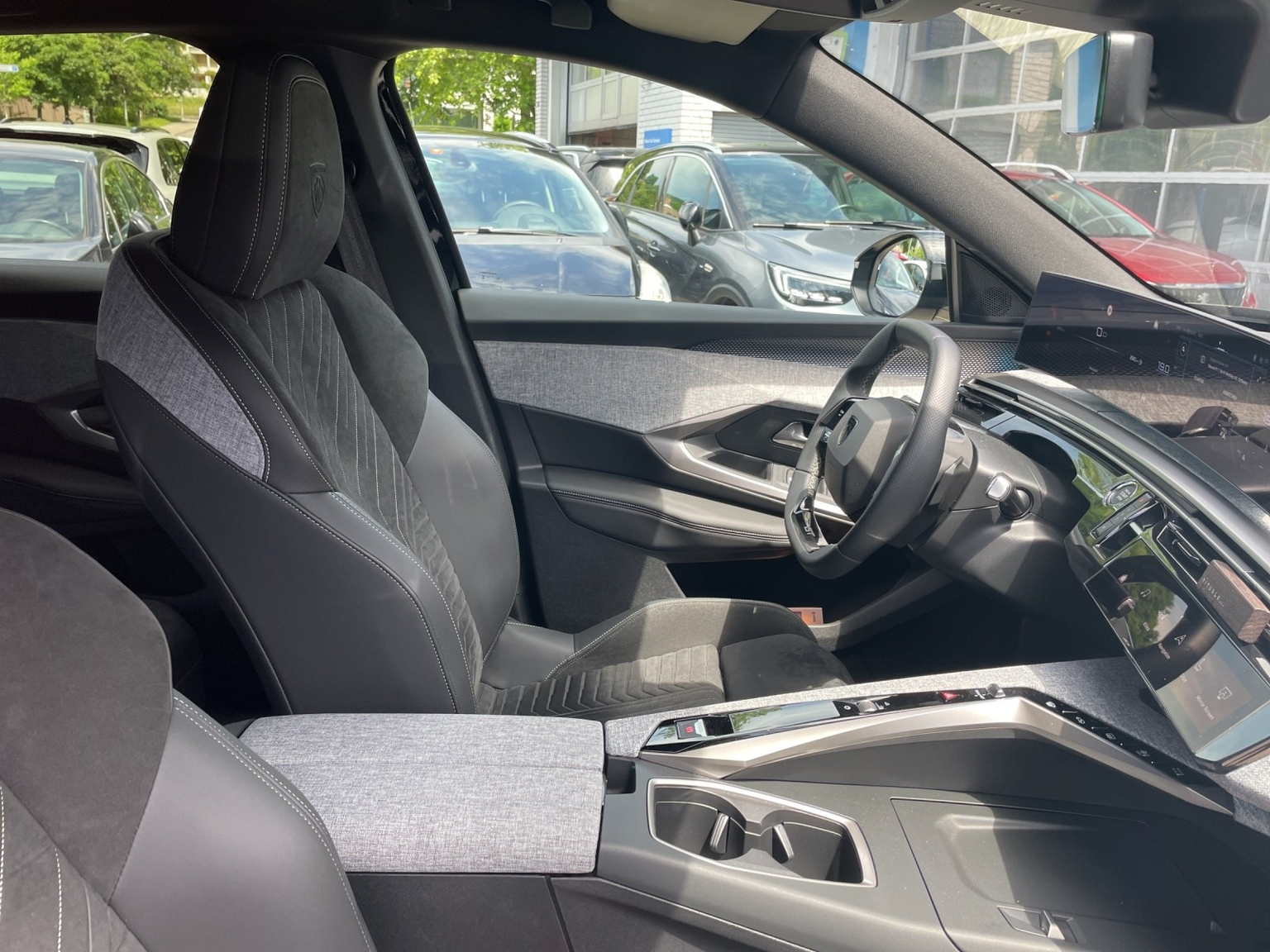 PEUGEOT 3008 NEW 136 e-DCS GT