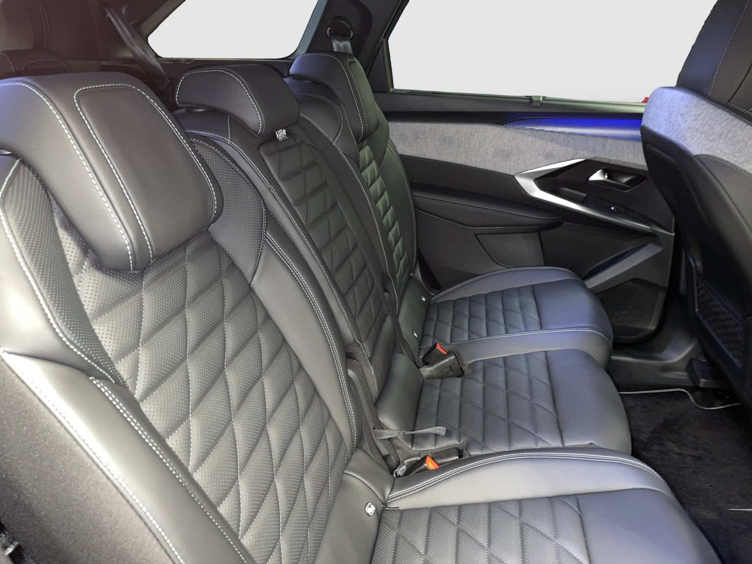 PEUGEOT 5008 NEW 136 e-DCS6 GT