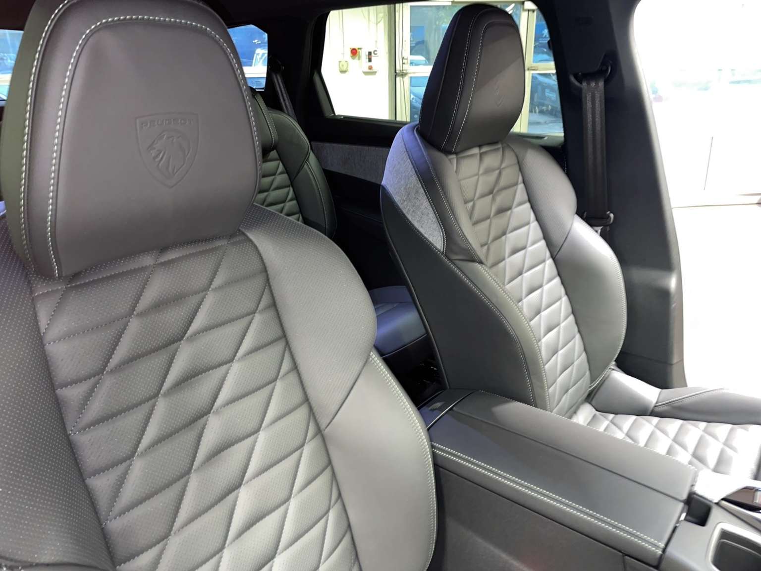 PEUGEOT 5008 NEW 136 e-DCS6 GT