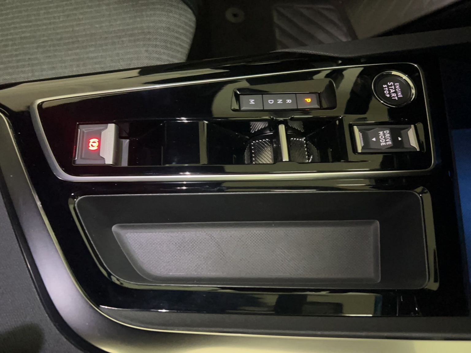 PEUGEOT 3008 136 e-DSC AllureP