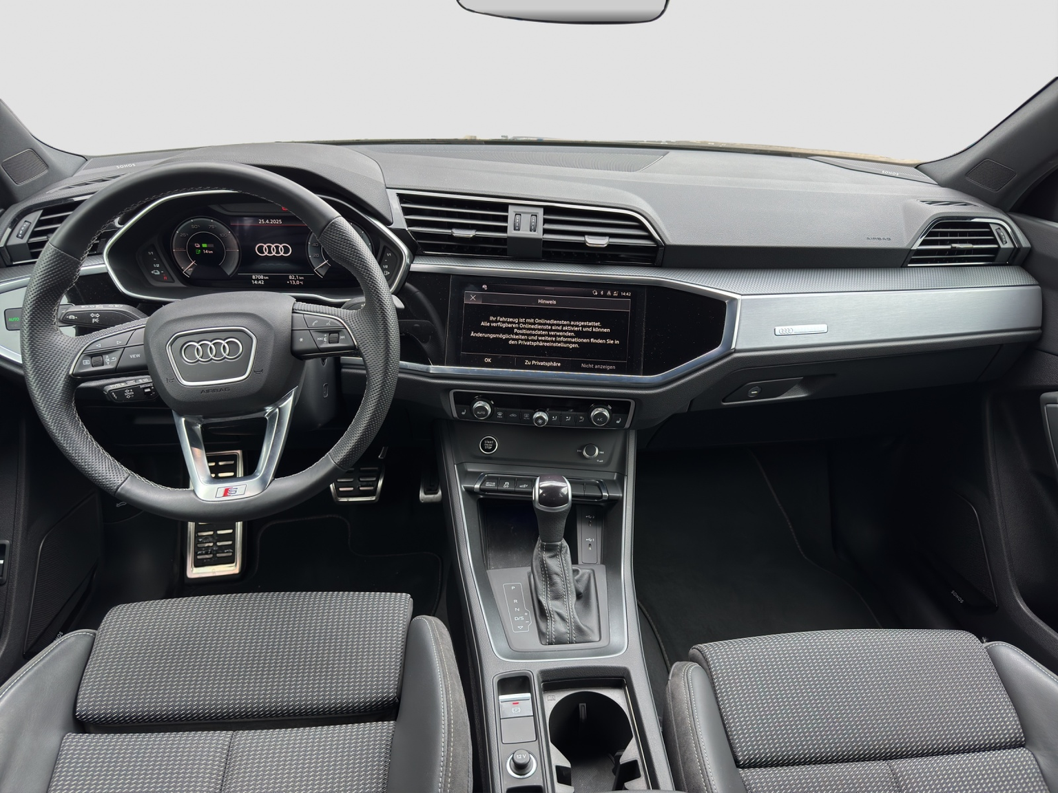 AUDI Q3 45 TFSI e S line