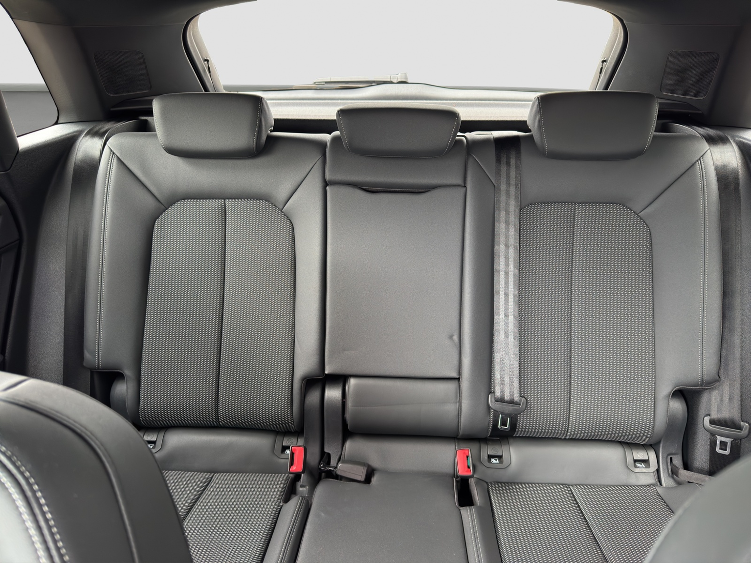 AUDI Q3 45 TFSI e S line