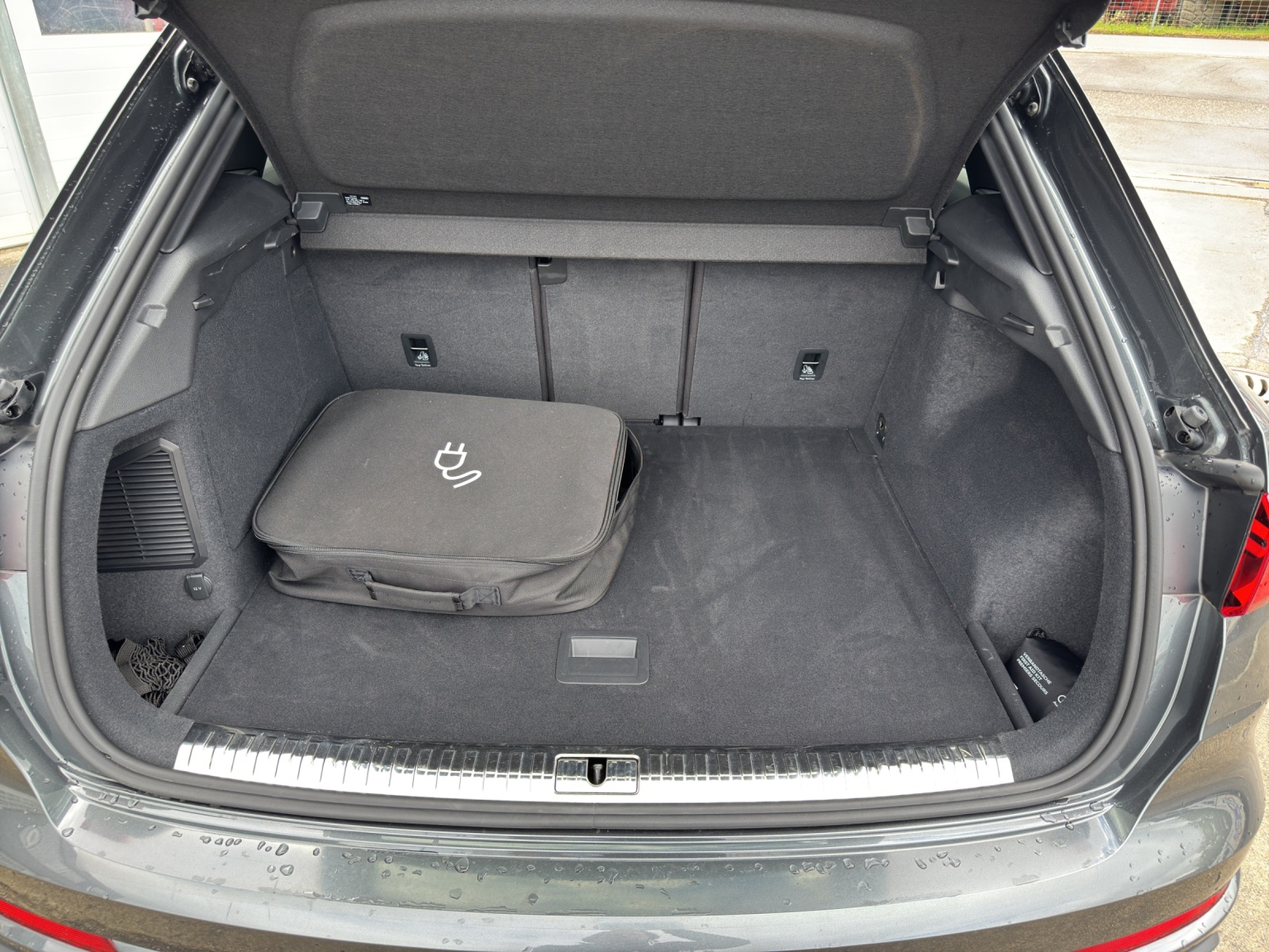 AUDI Q3 45 TFSI e S line