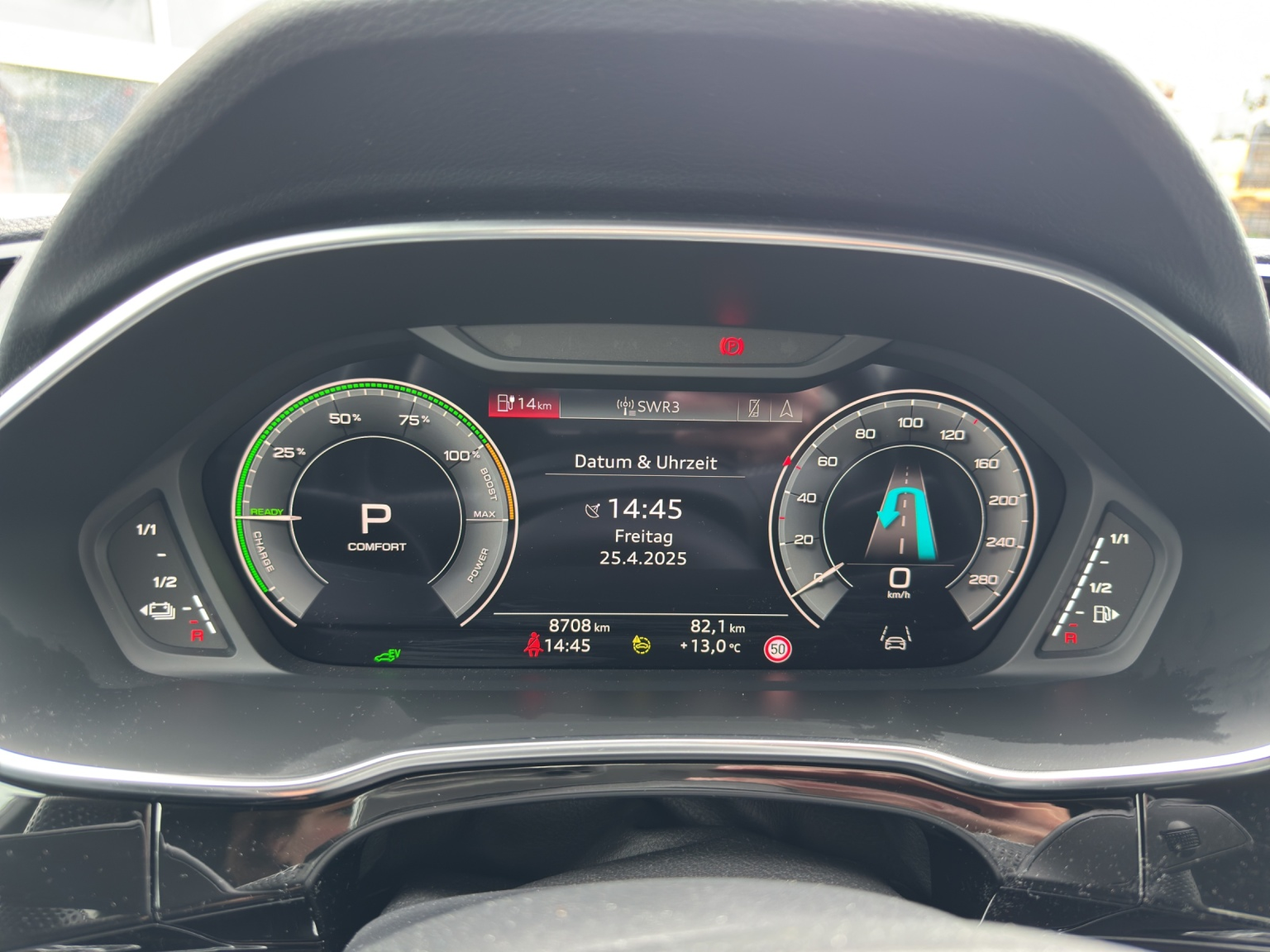 AUDI Q3 45 TFSI e S line