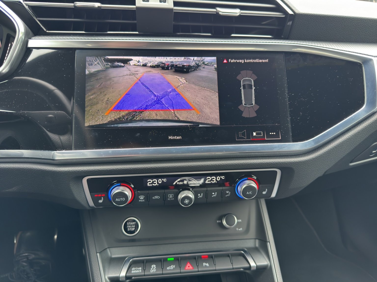 AUDI Q3 45 TFSI e S line