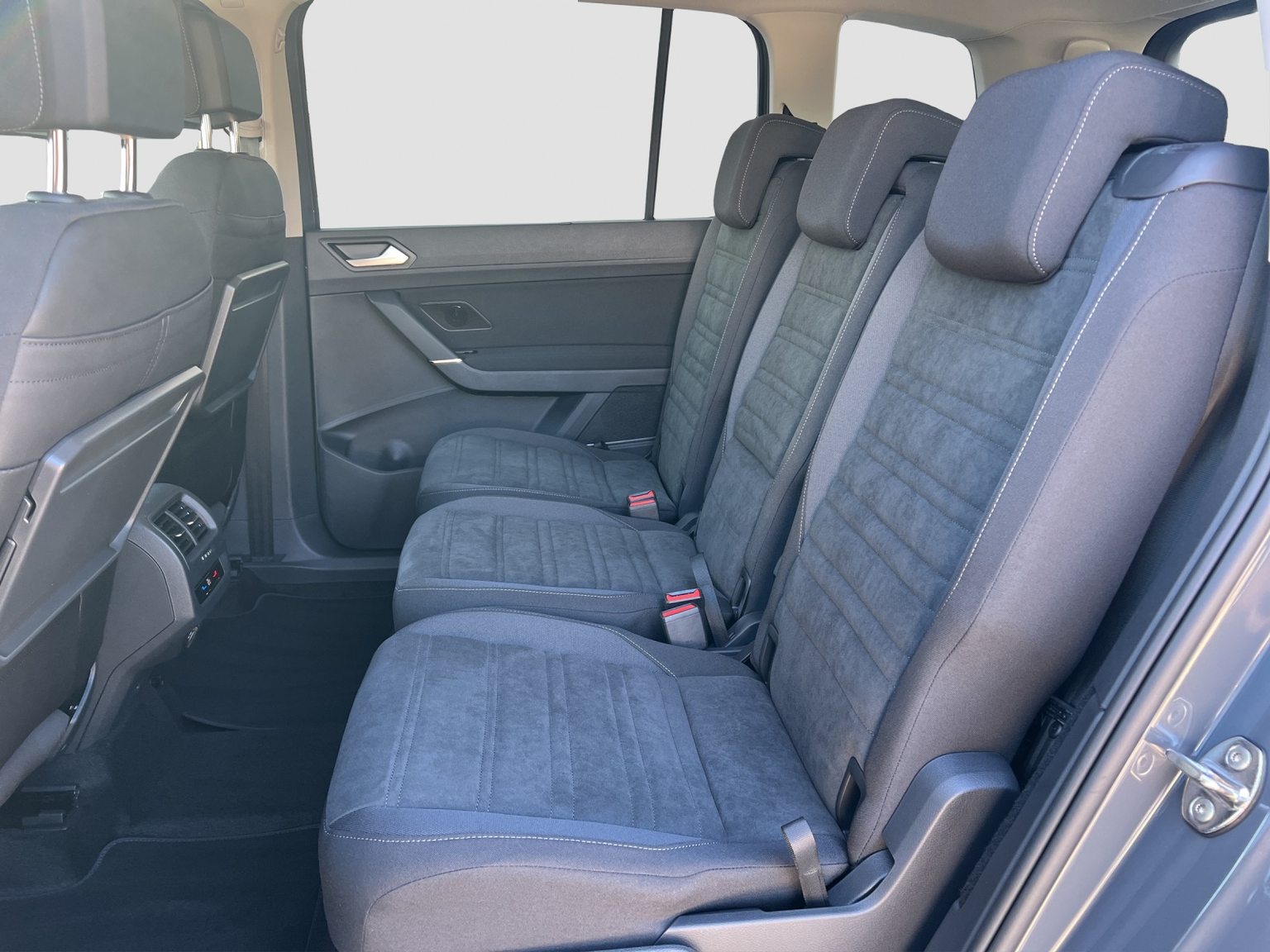 VW TOURAN 1.5 TSI Friends