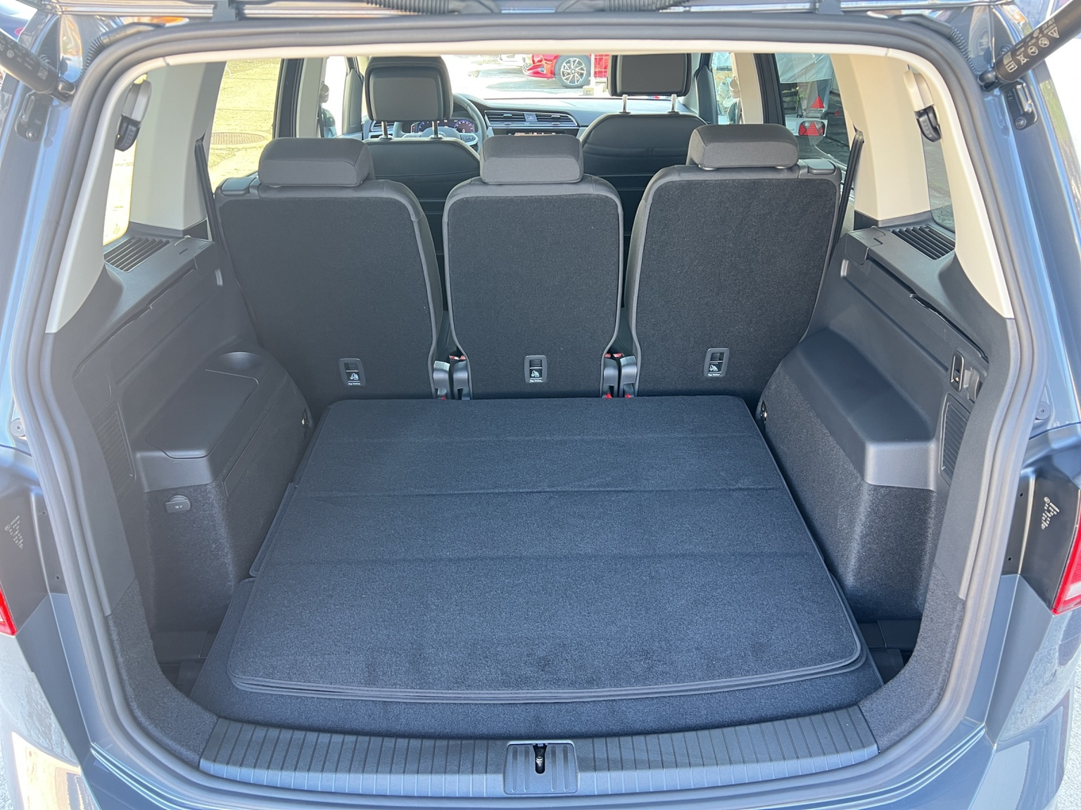 VW TOURAN 1.5 TSI Friends