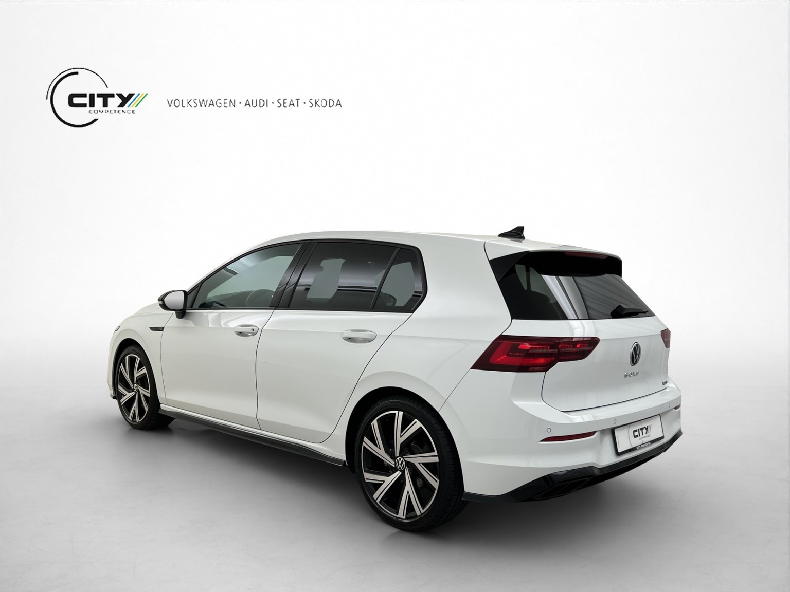 VW GOLF 8 2.0 TSI R-Line DSG 4Mot