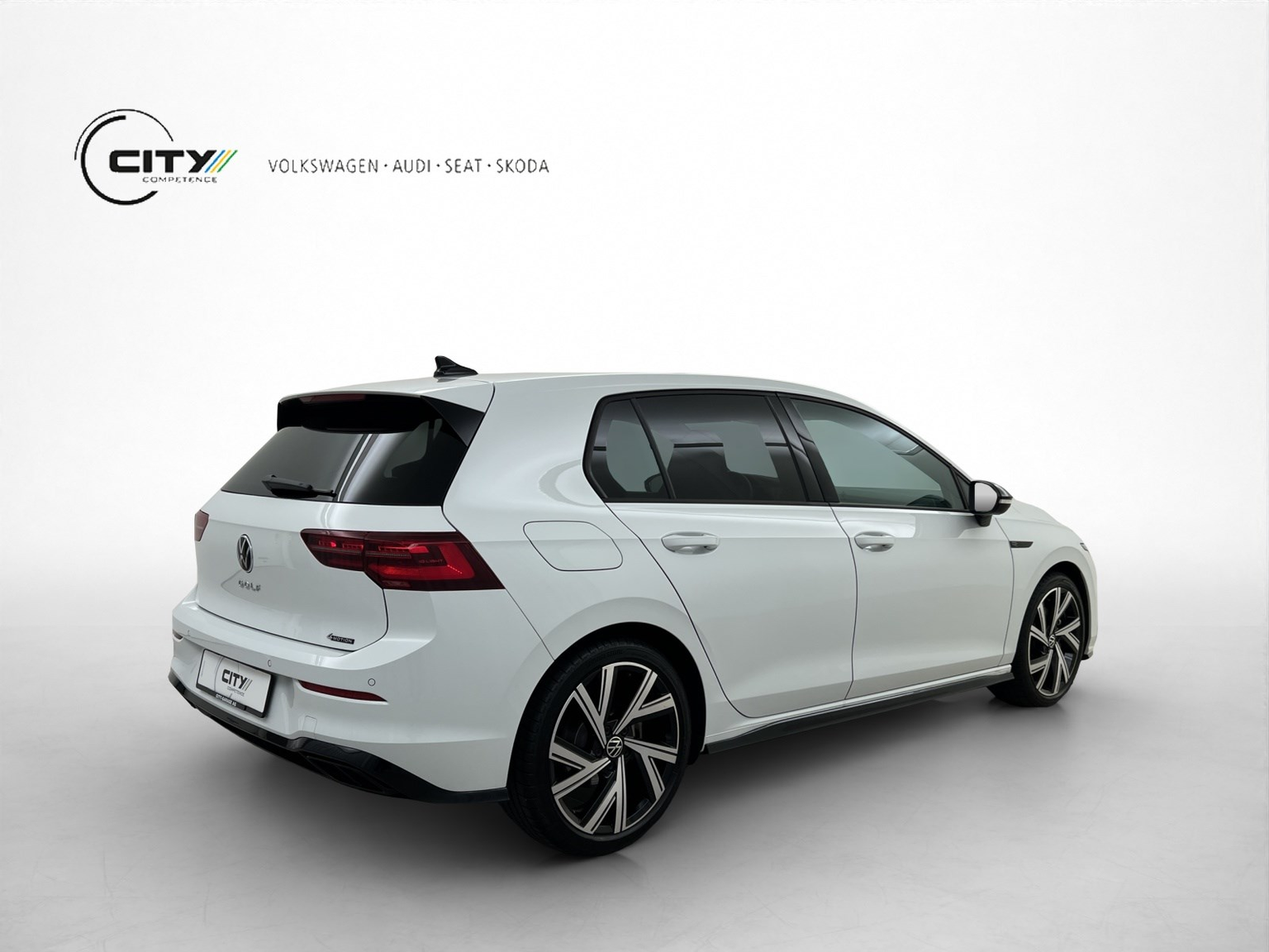 VW GOLF 8 2.0 TSI R-Line DSG 4Mot