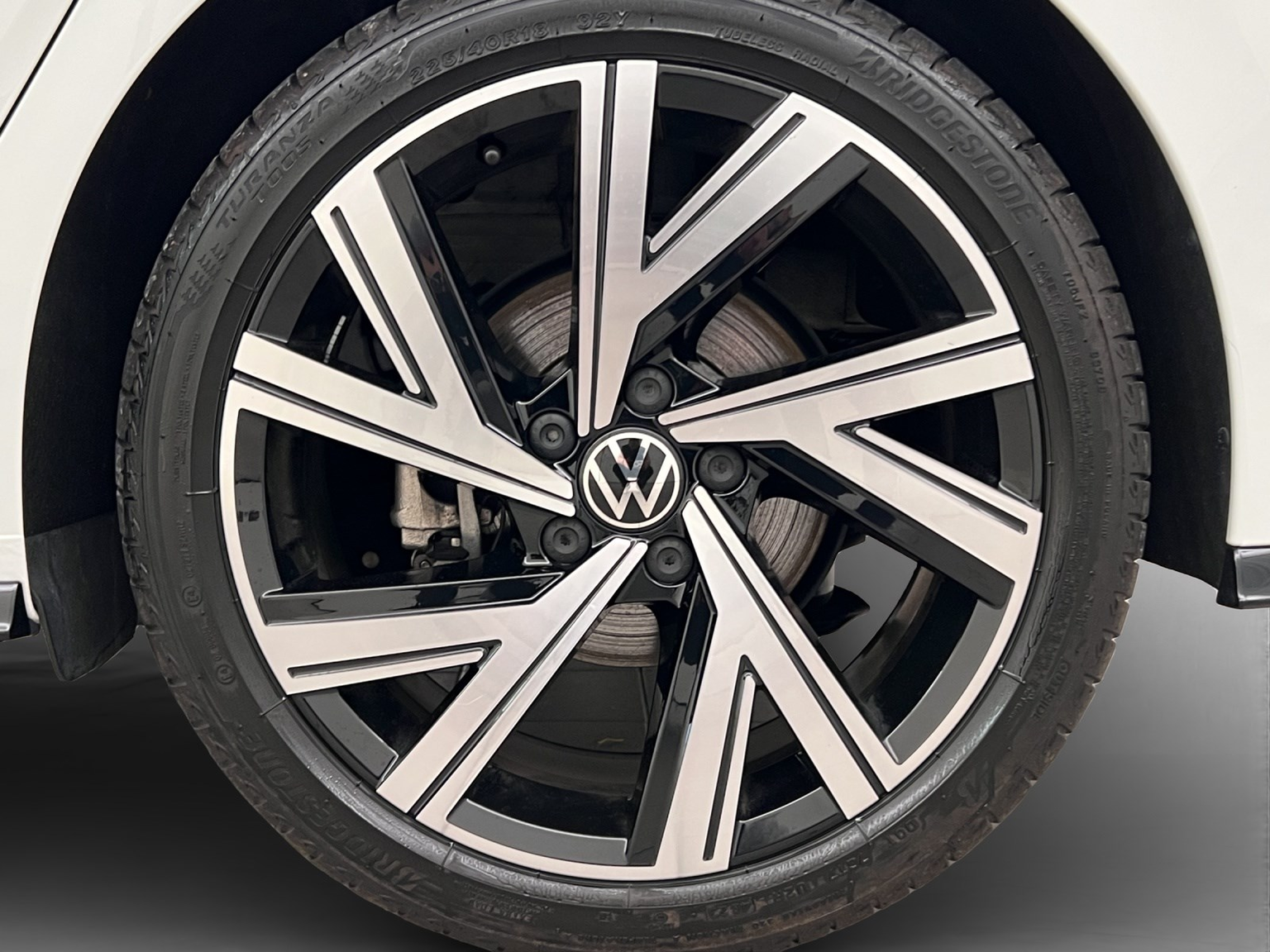 VW GOLF 8 2.0 TSI R-Line DSG 4Mot