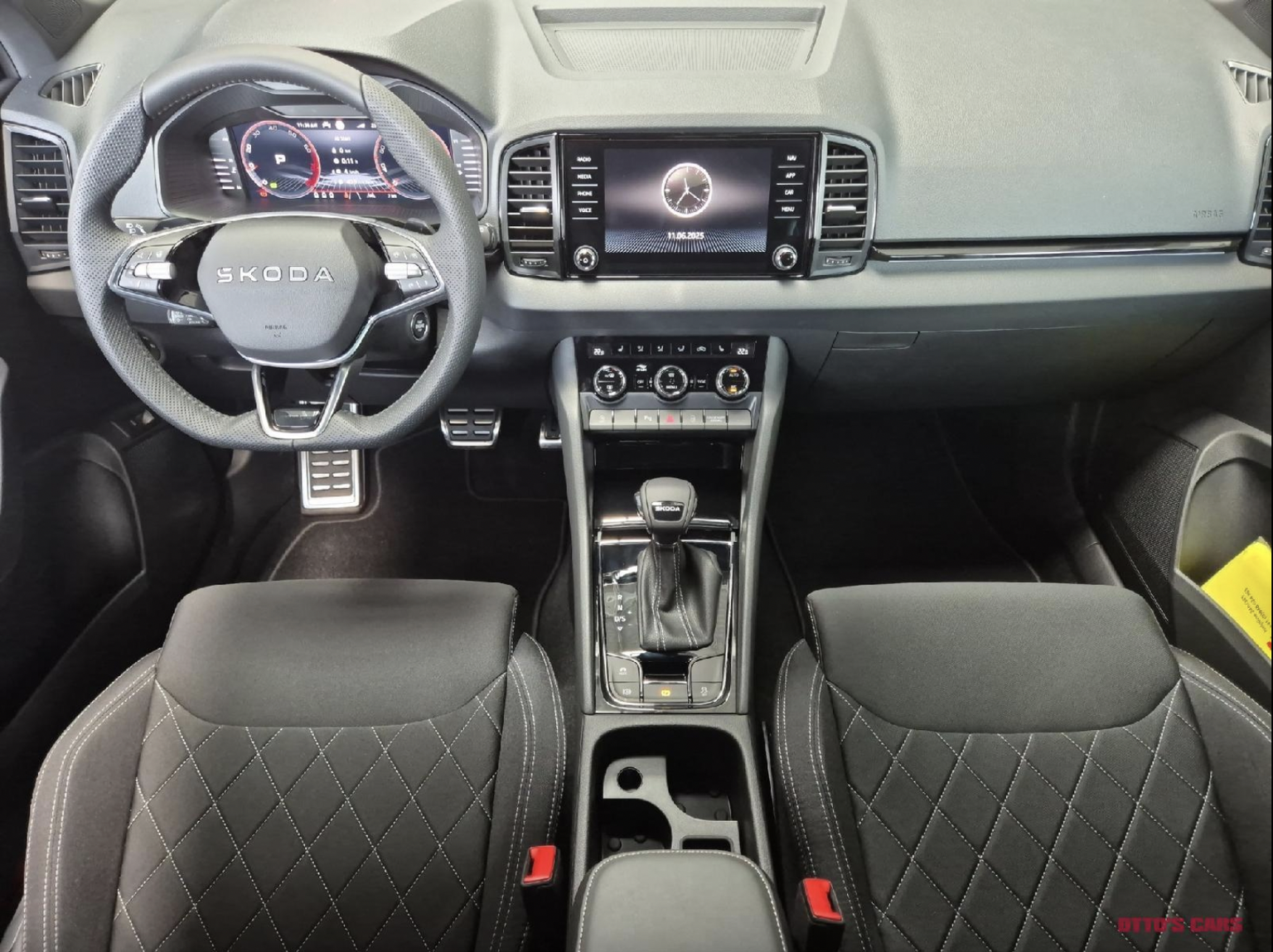 SKODA Karoq 1.5 TSI SportLine DSG *Abstandstempomat*Spurhalte*Totwinkel* 2025
