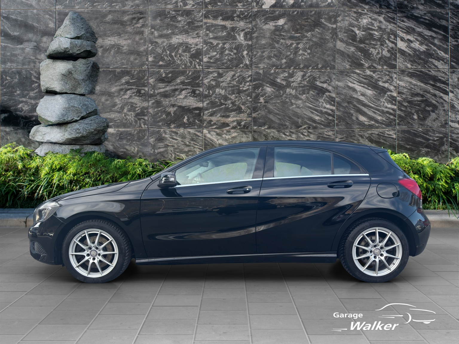 MERCEDES-BENZ A 250 AMG Line