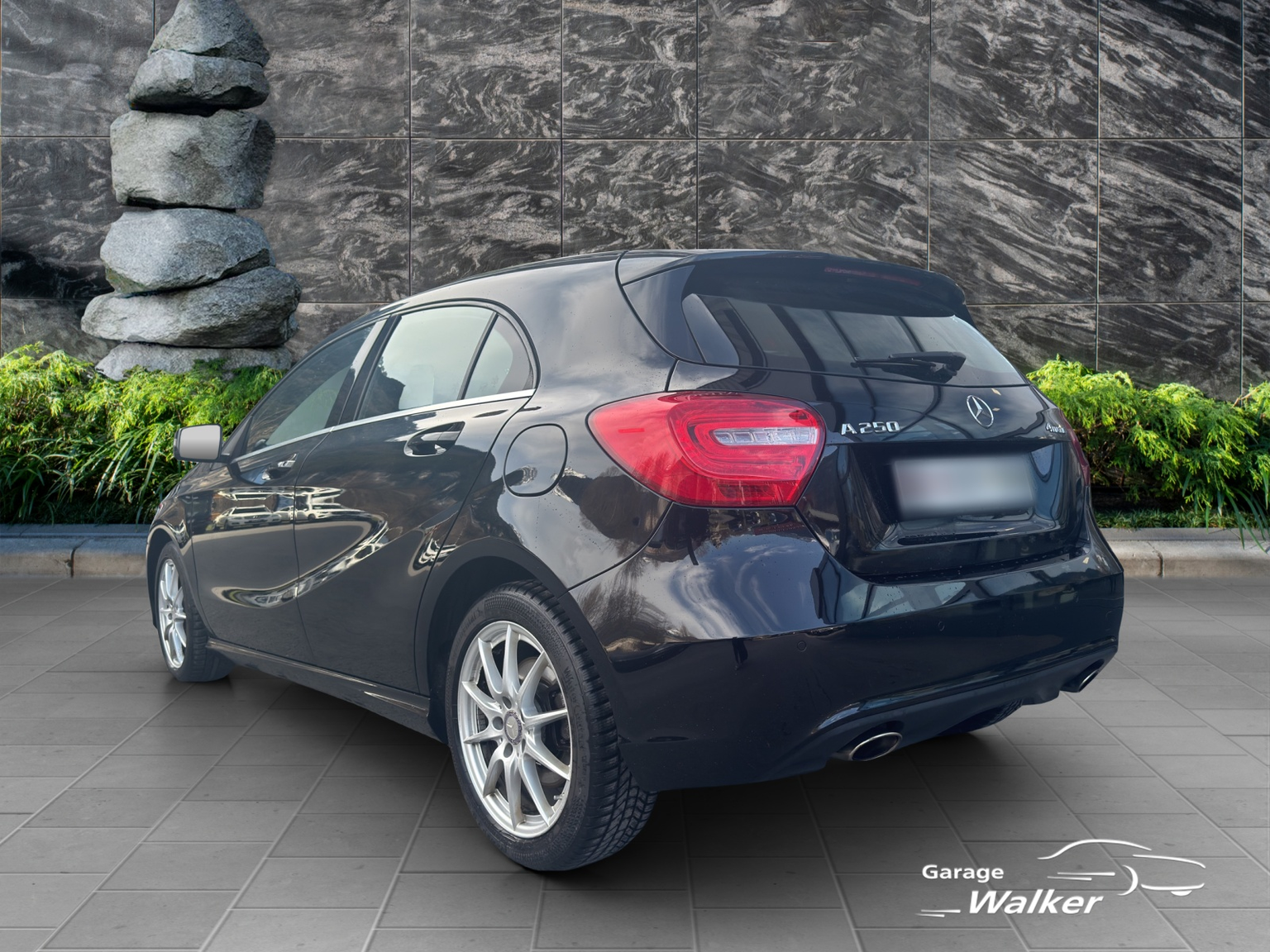 MERCEDES-BENZ A 250 AMG Line