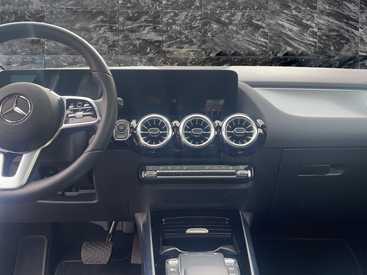 MERCEDES-BENZ EQA 350 4Matic