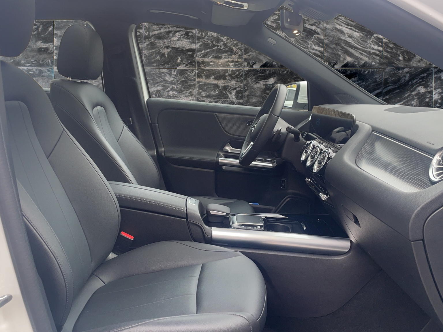MERCEDES-BENZ EQA 350 4Matic
