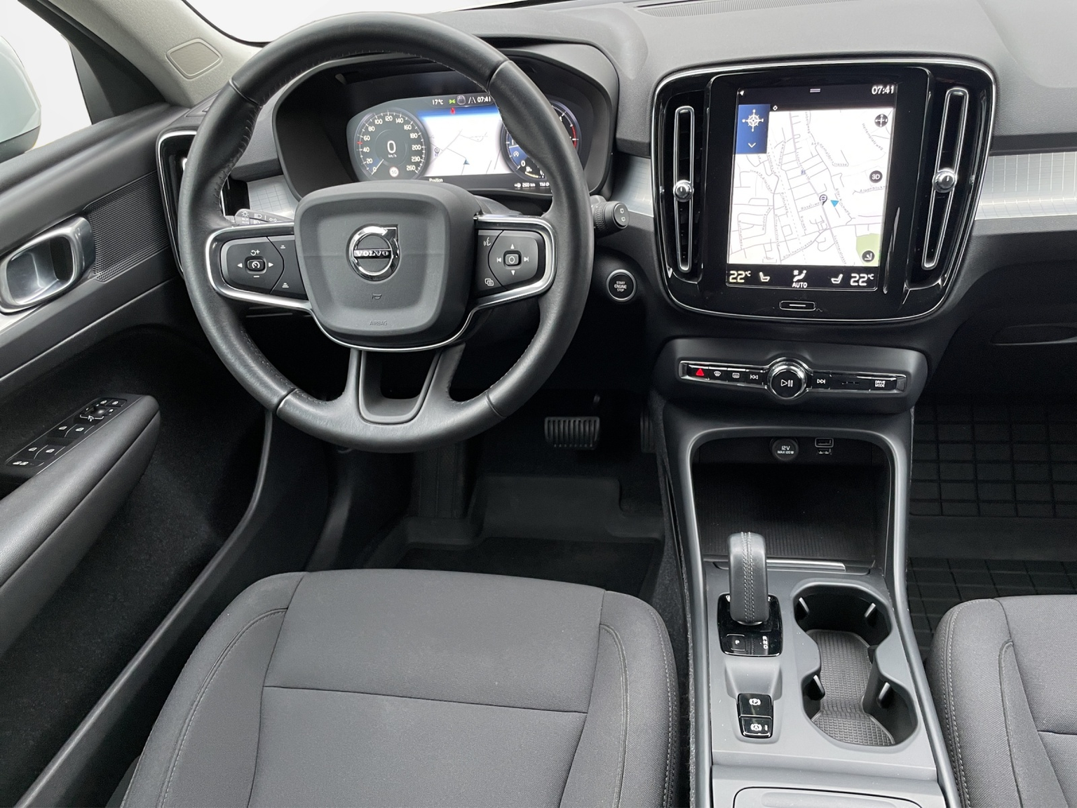 VOLVO XC40 2.0 D3 Momentum