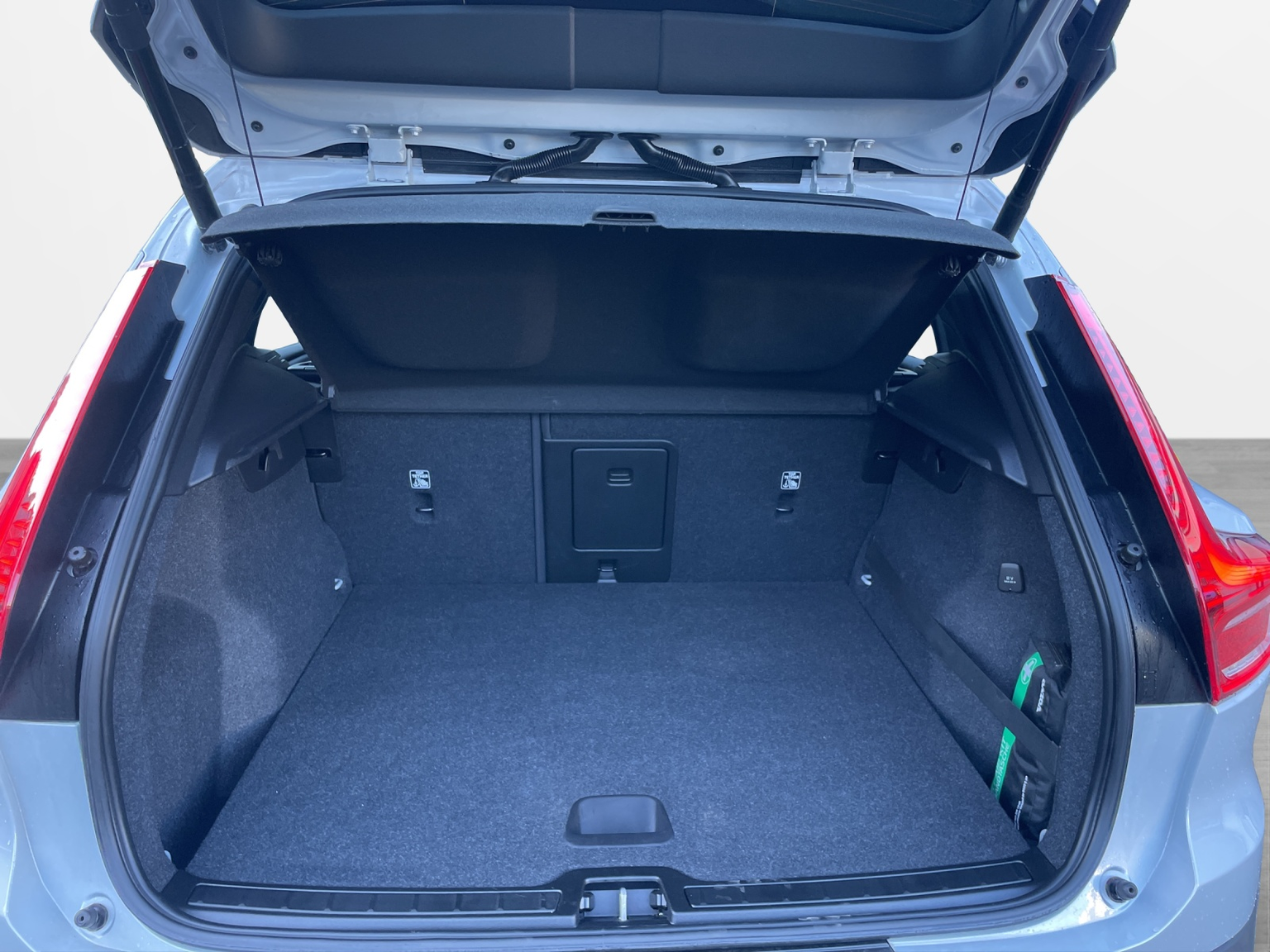 VOLVO XC40 2.0 B4 MH Momentum AWD