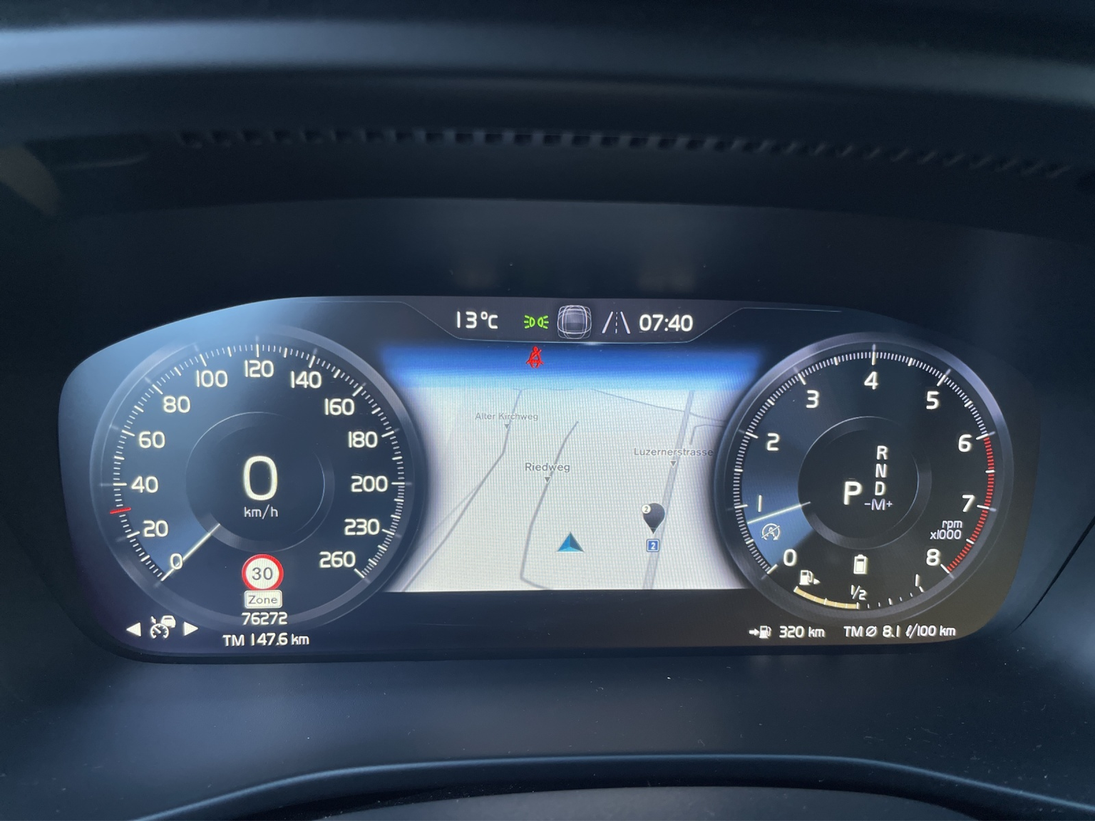 VOLVO XC40 2.0 B4 MH Momentum AWD