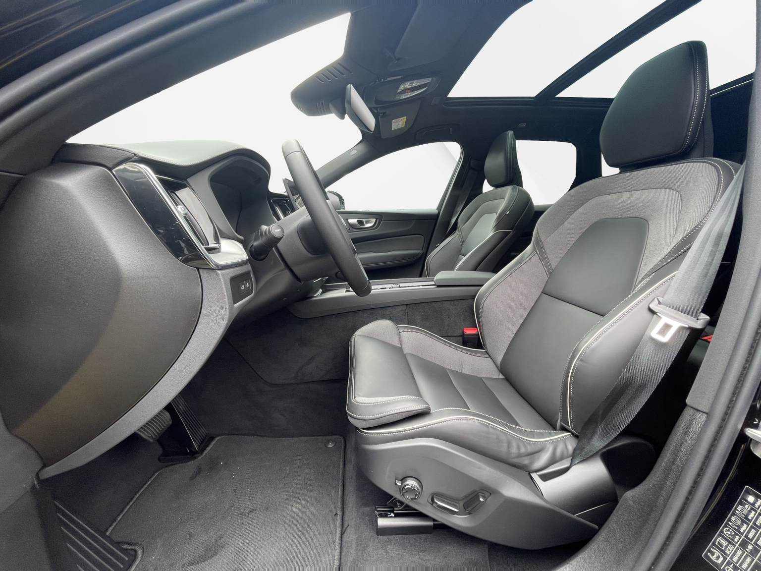 VOLVO XC60 2.0 T6 TE Black Edition eAWD