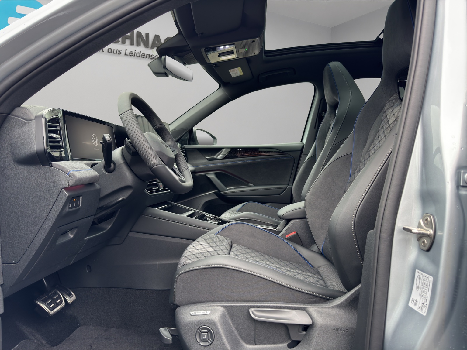 VW Tiguan 2.0 TDI SCR R-Line 4Motion DSG