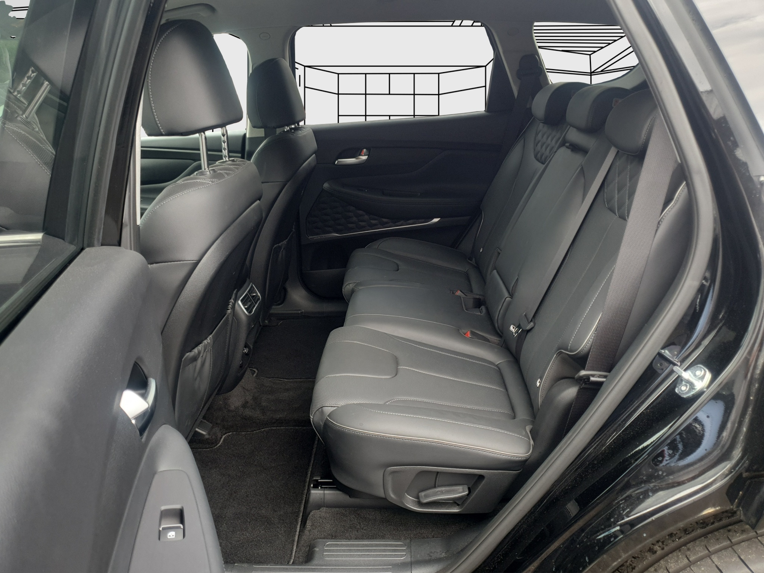 HYUNDAI Santa Fe 1.6 HEV Amplia Auto. 7 places